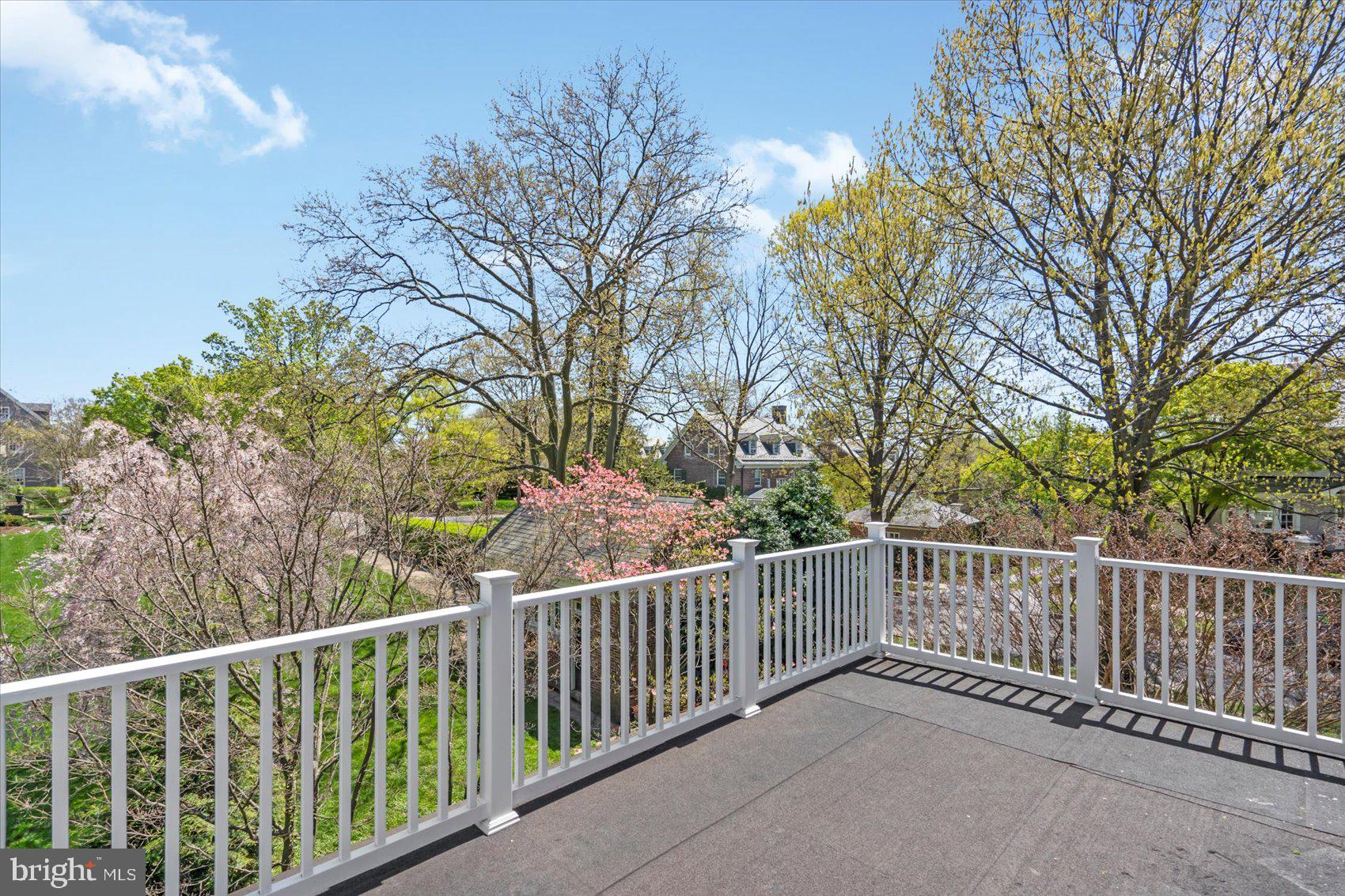 ROLAND PARK - Residential