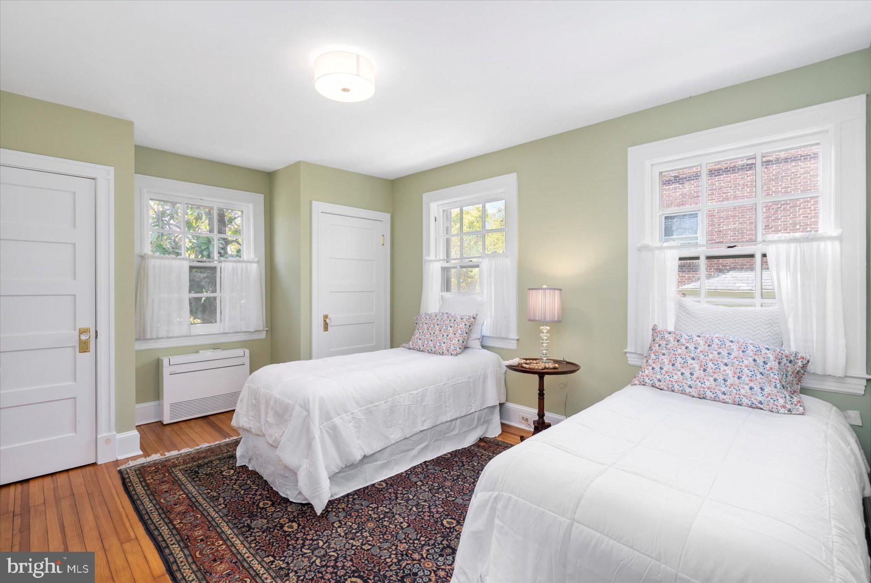 ROLAND PARK - Residential