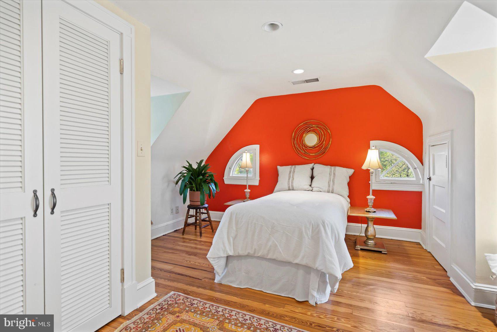 ROLAND PARK - Residential