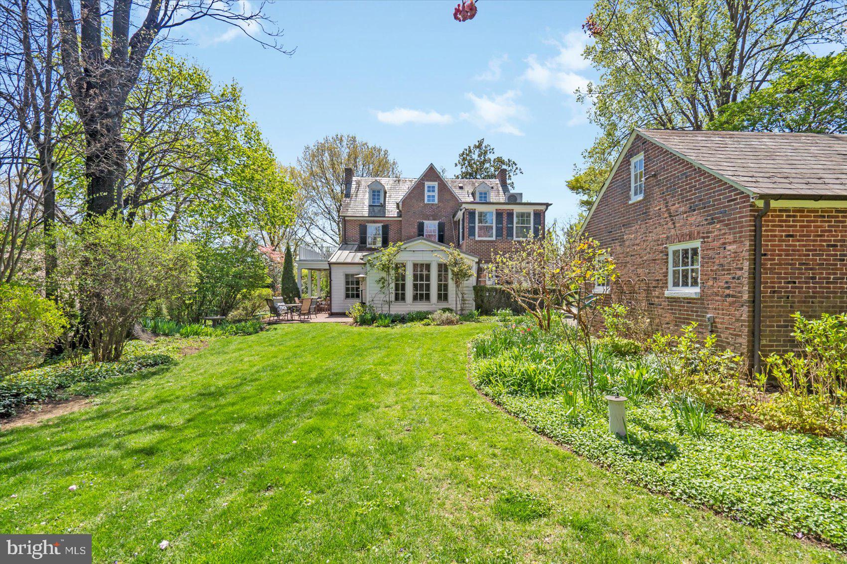 ROLAND PARK - Residential