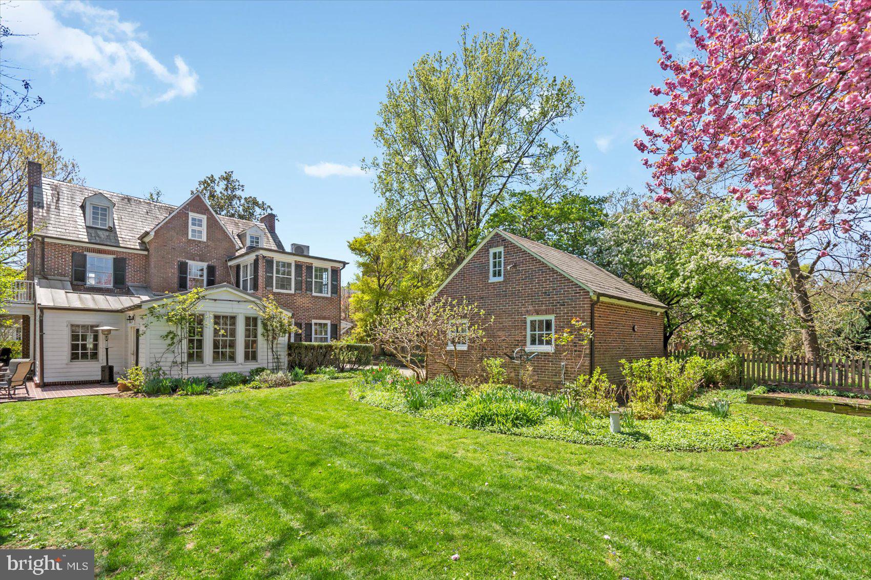 ROLAND PARK - Residential