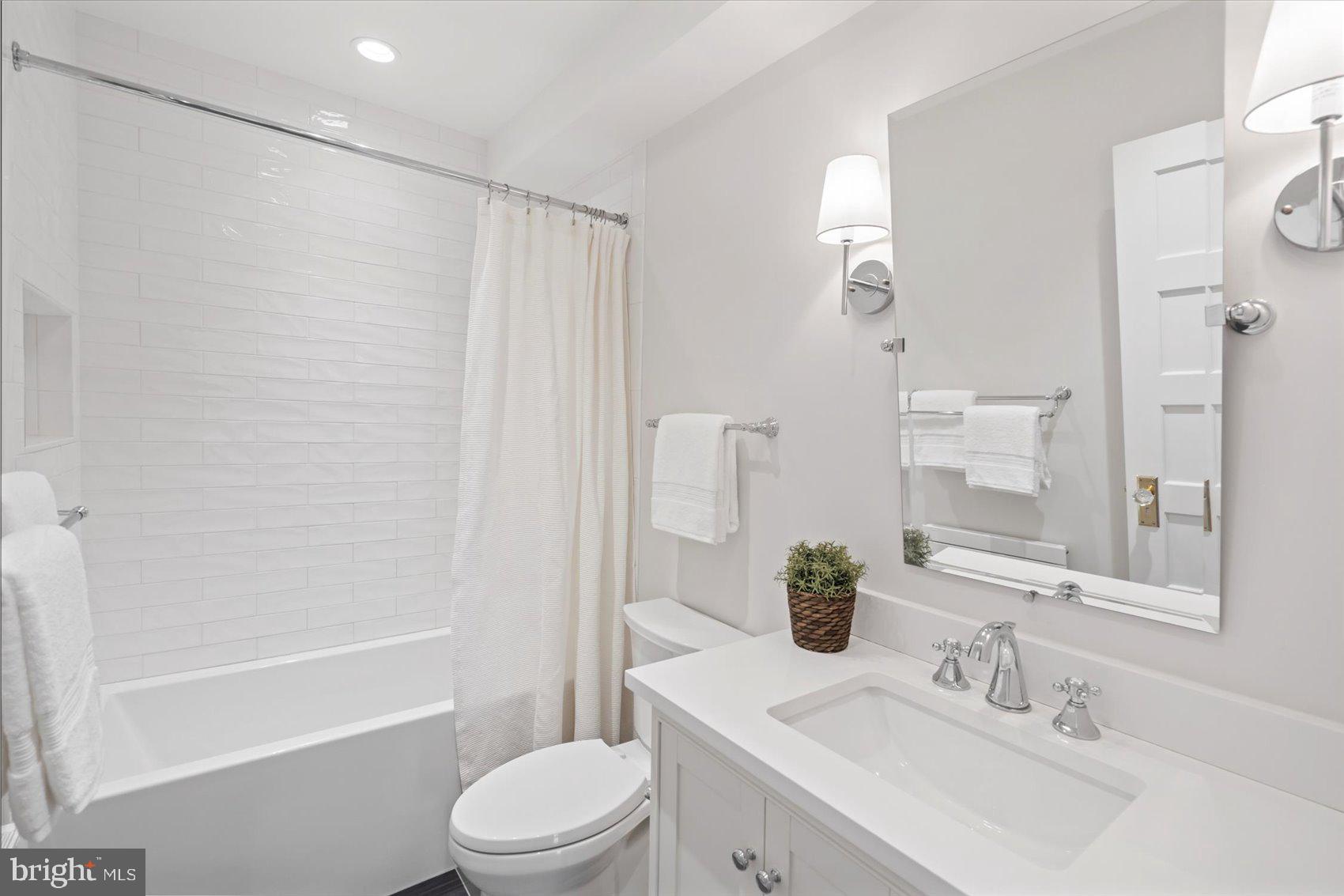 ROLAND PARK - Residential