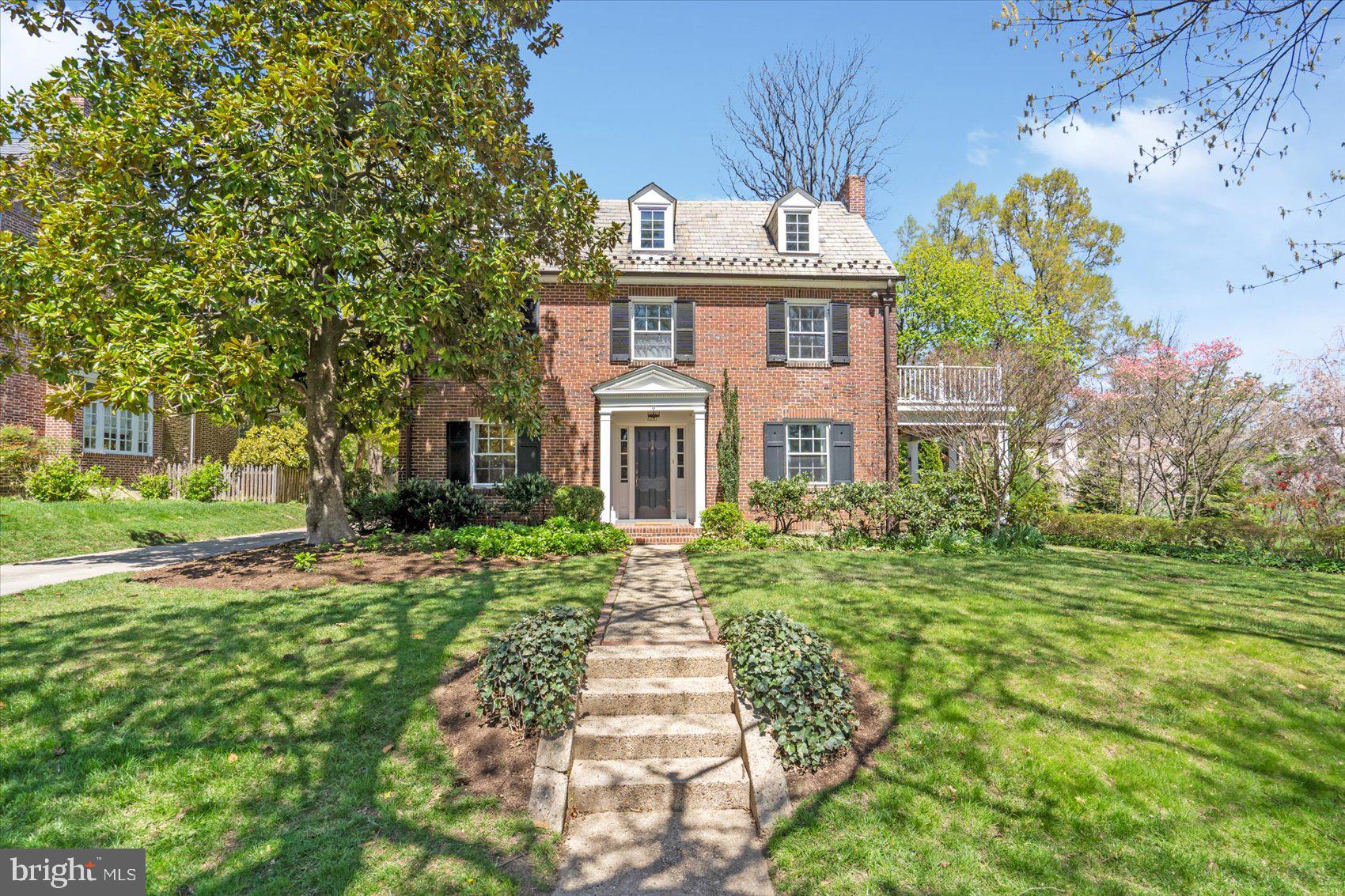 ROLAND PARK - Residential