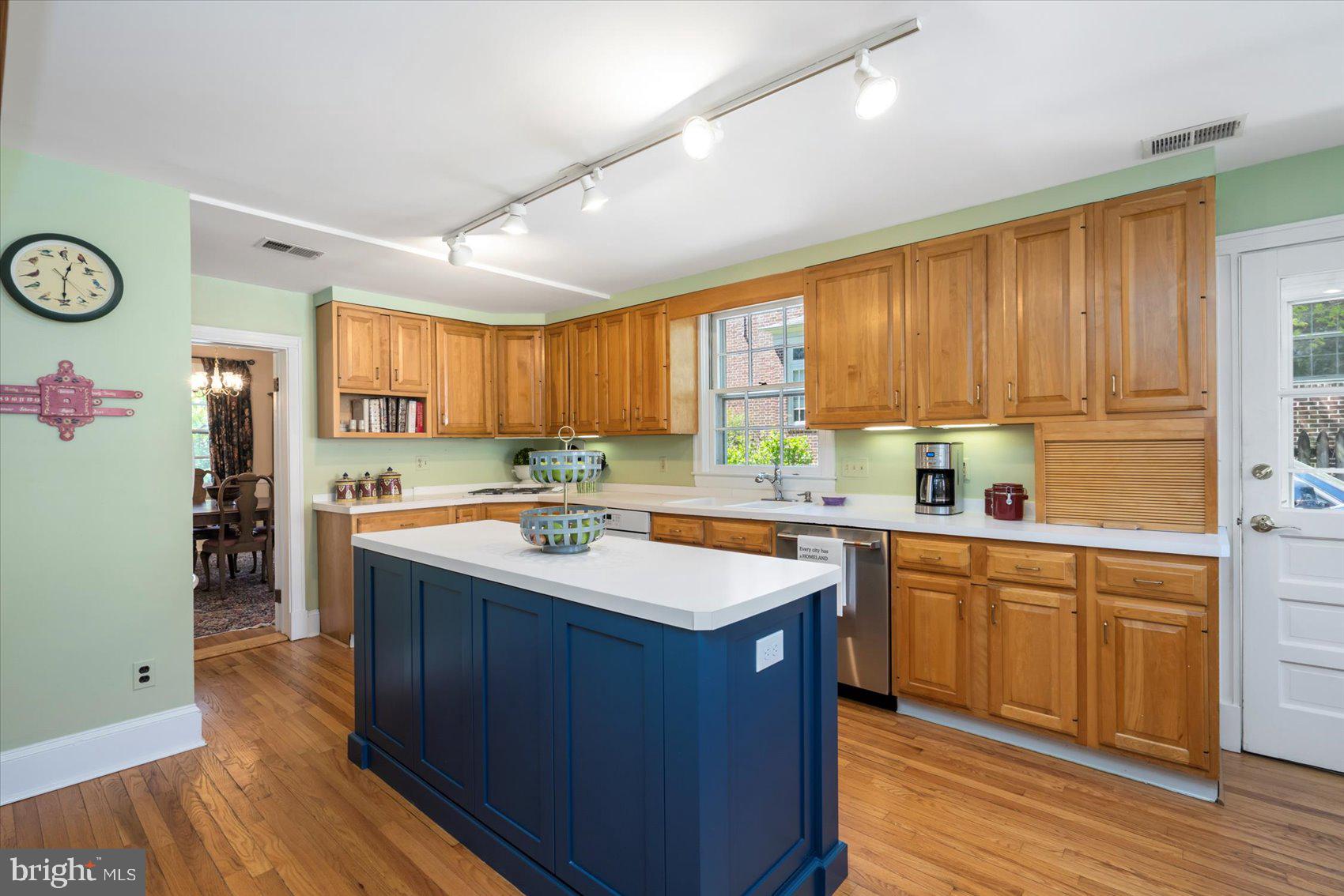 ROLAND PARK - Residential