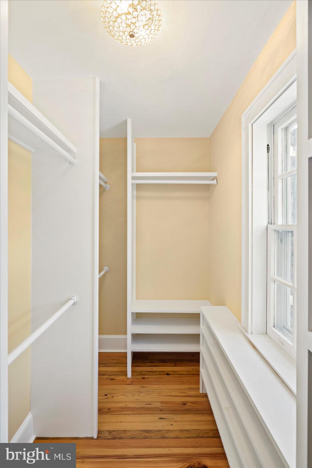 ROLAND PARK - Residential