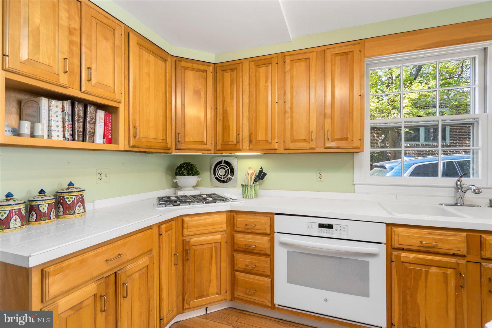 ROLAND PARK - Residential