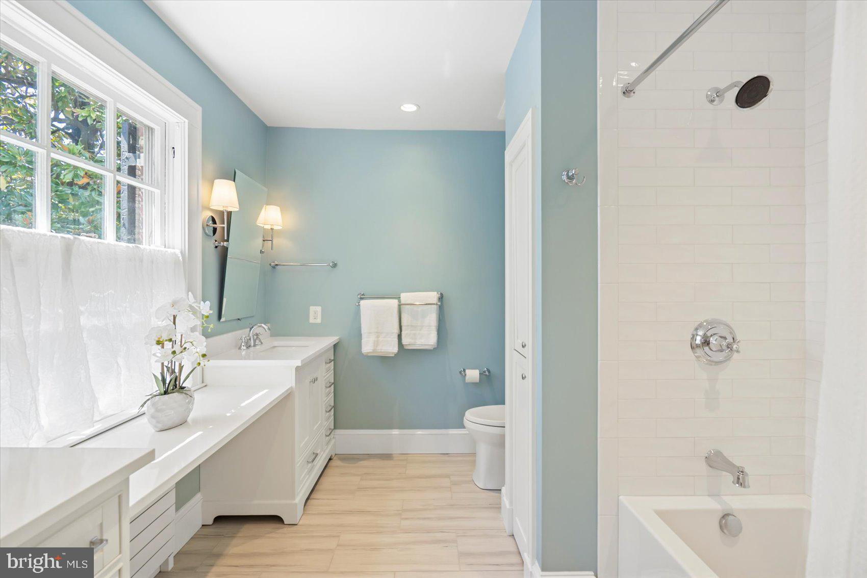 ROLAND PARK - Residential