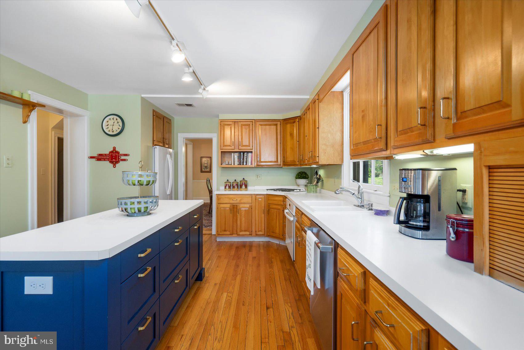 ROLAND PARK - Residential