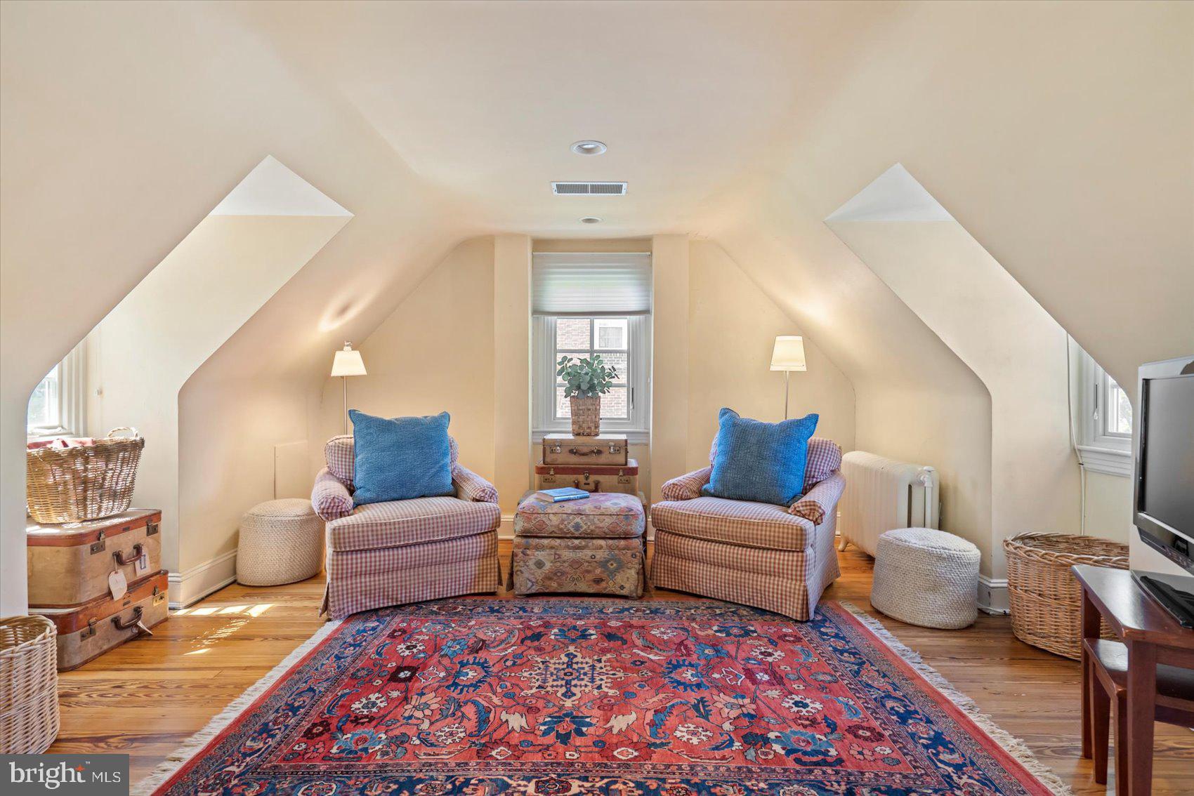 ROLAND PARK - Residential