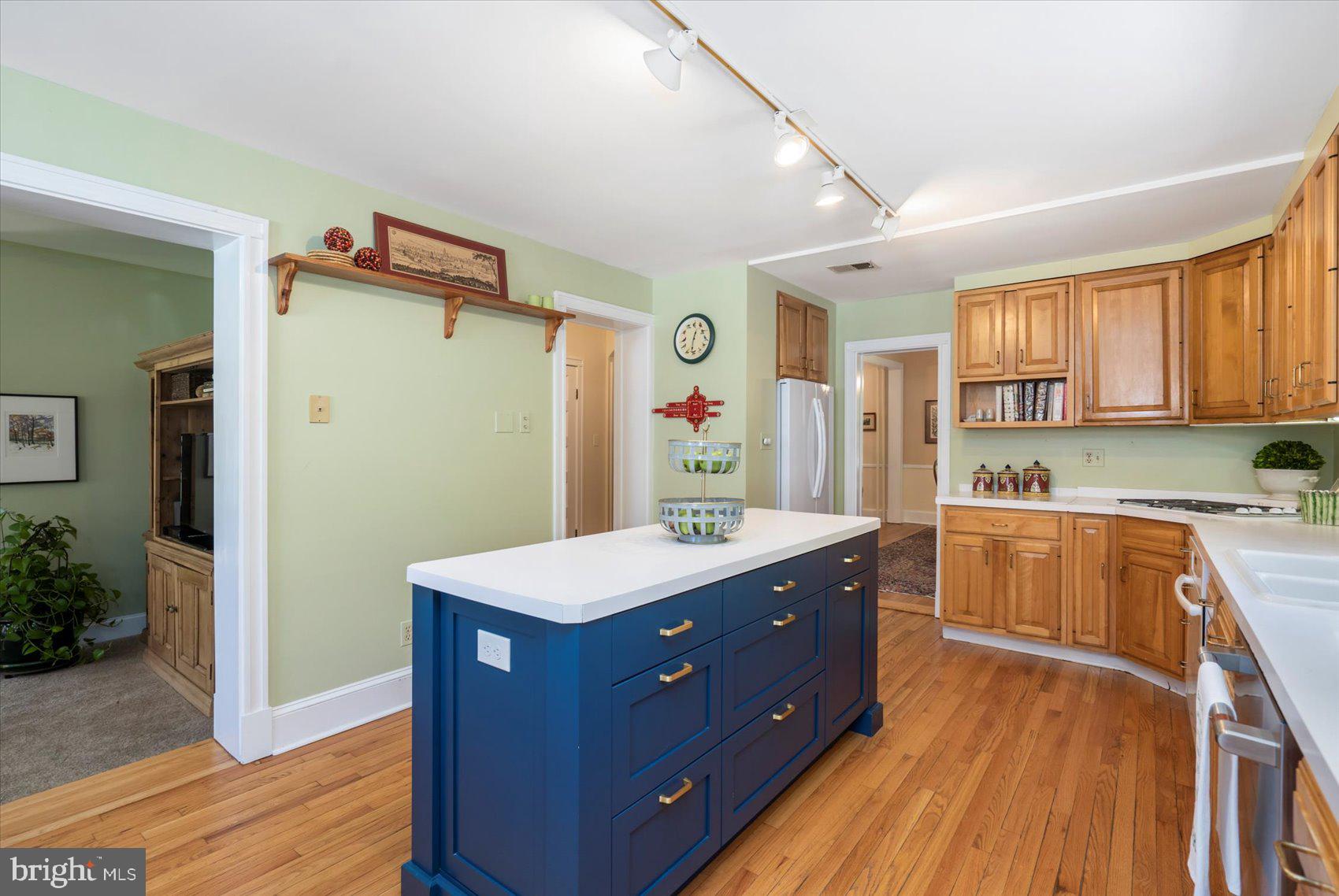 ROLAND PARK - Residential