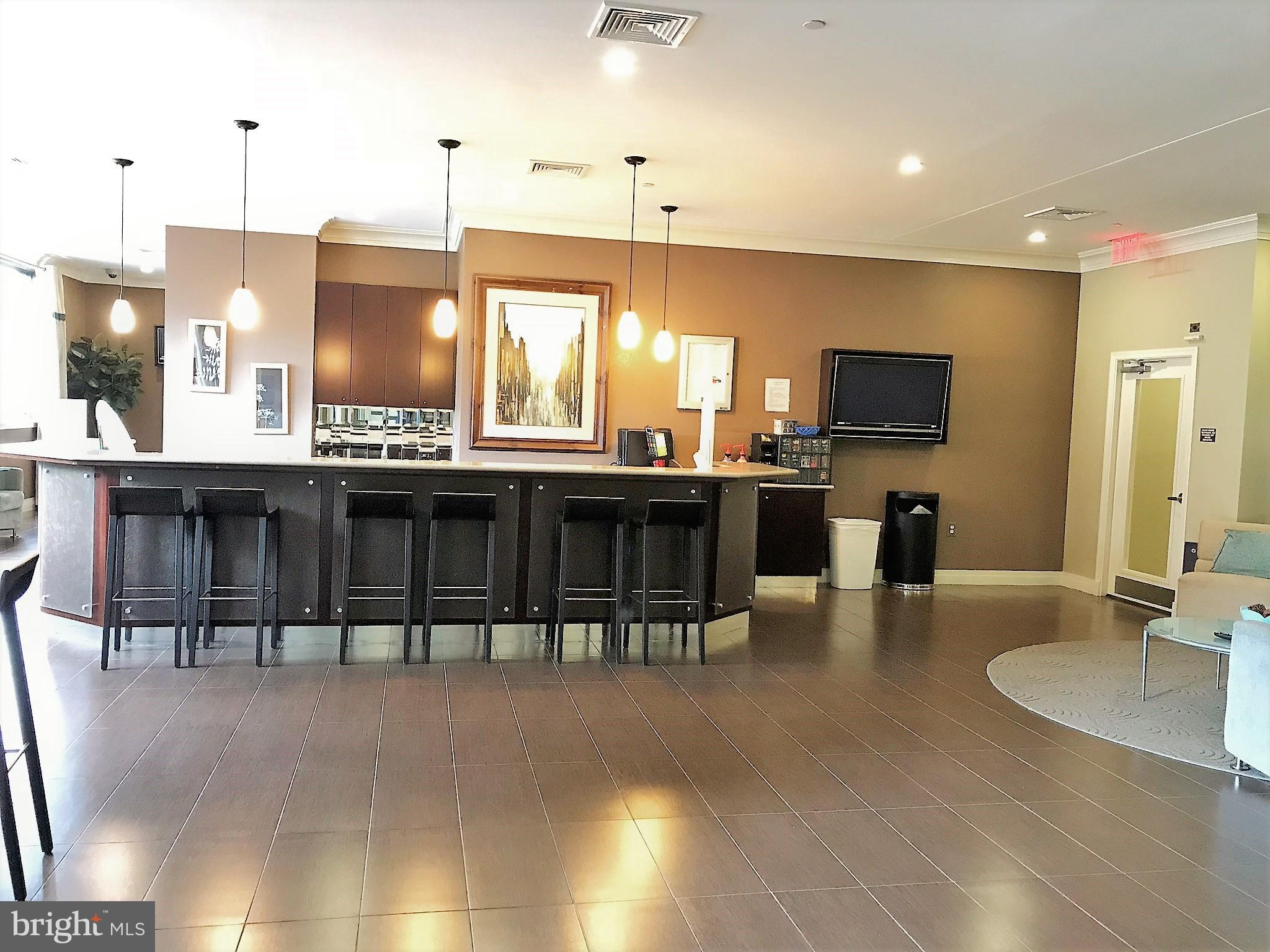 MIDTOWN ALEXANDRIA STATION CONDOMINIUM - Residential Lease