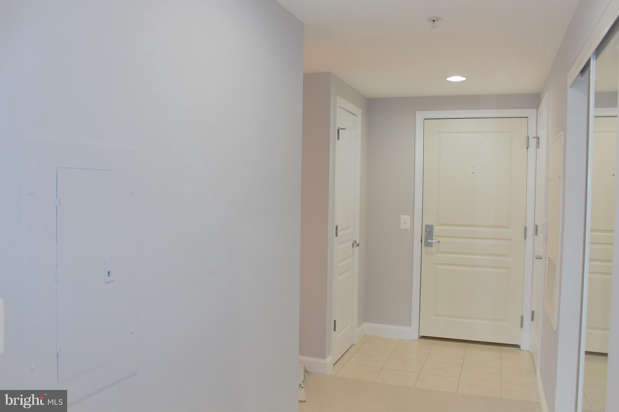 MIDTOWN ALEXANDRIA STATION CONDOMINIUM - Residential Lease