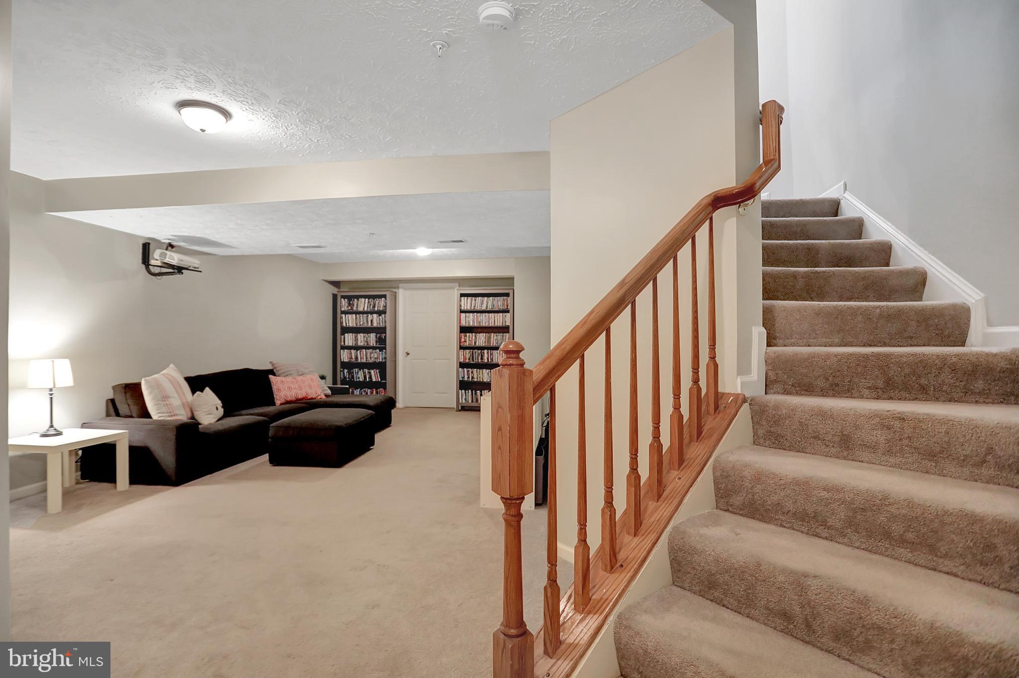 CONSTANT FRIENDSHIP - Residential