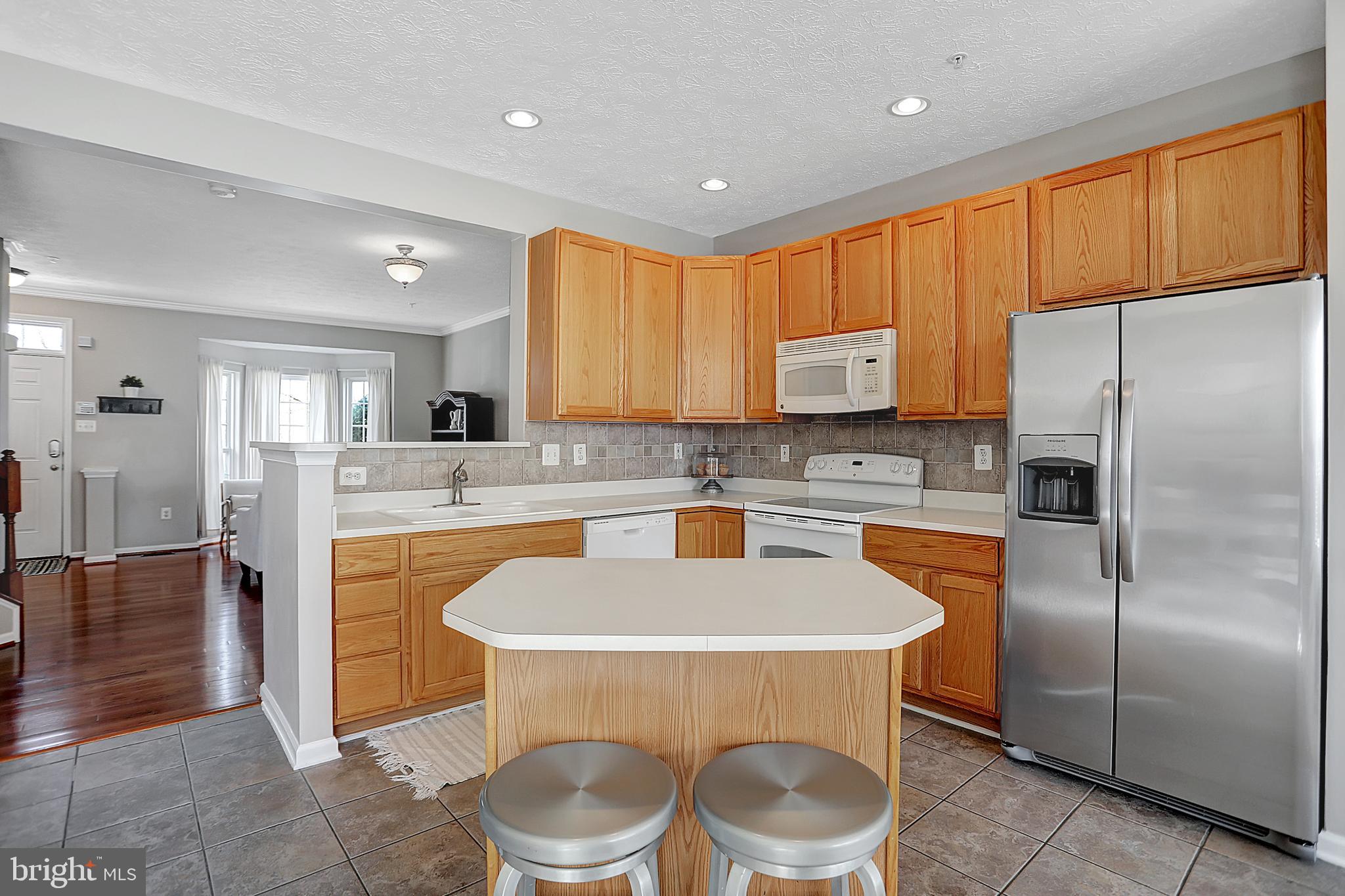 CONSTANT FRIENDSHIP - Residential