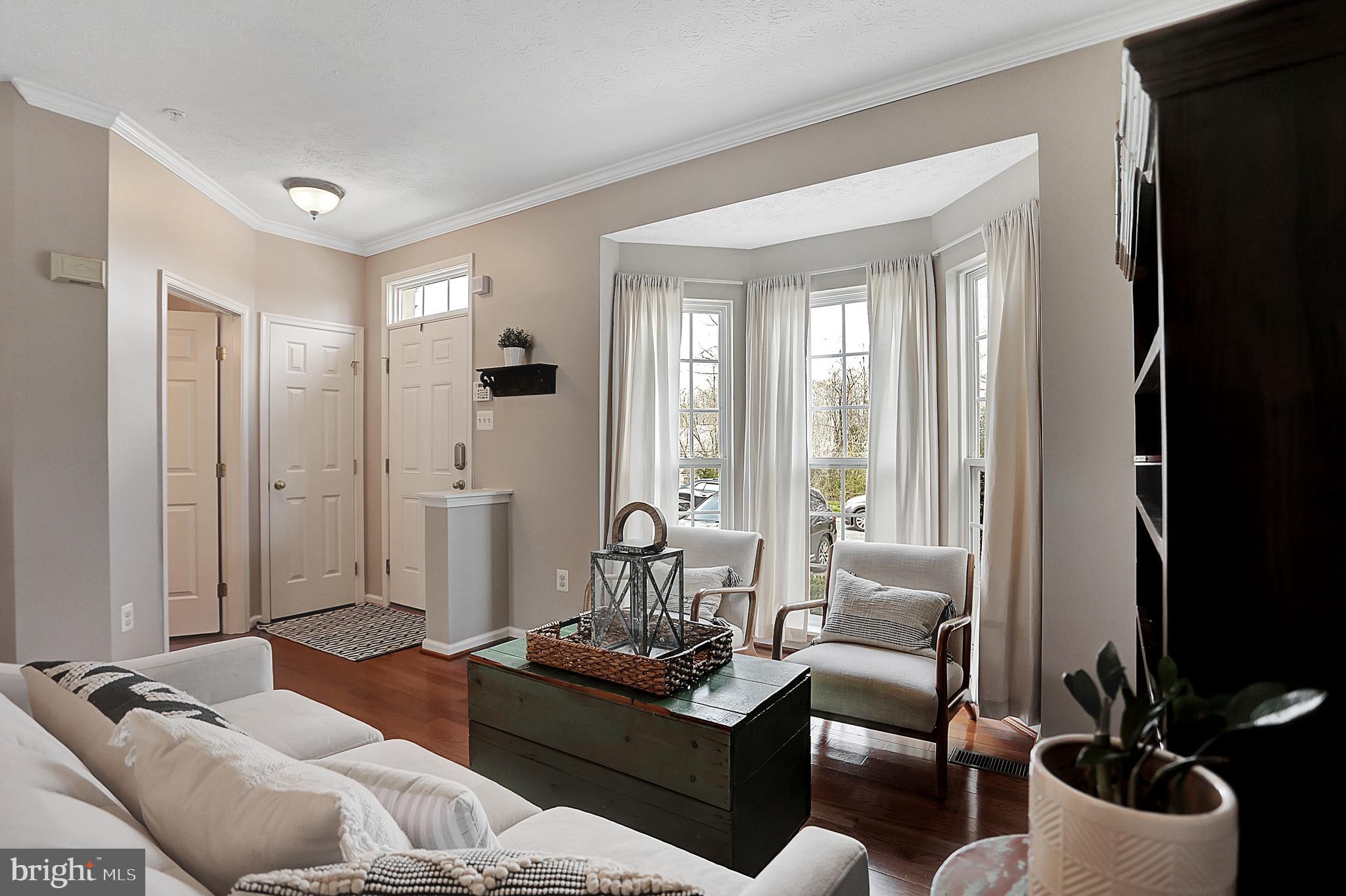 CONSTANT FRIENDSHIP - Residential