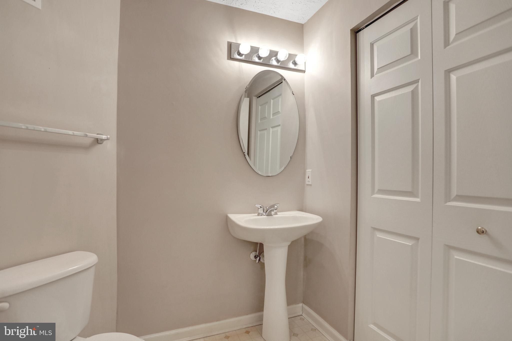 CONSTANT FRIENDSHIP - Residential