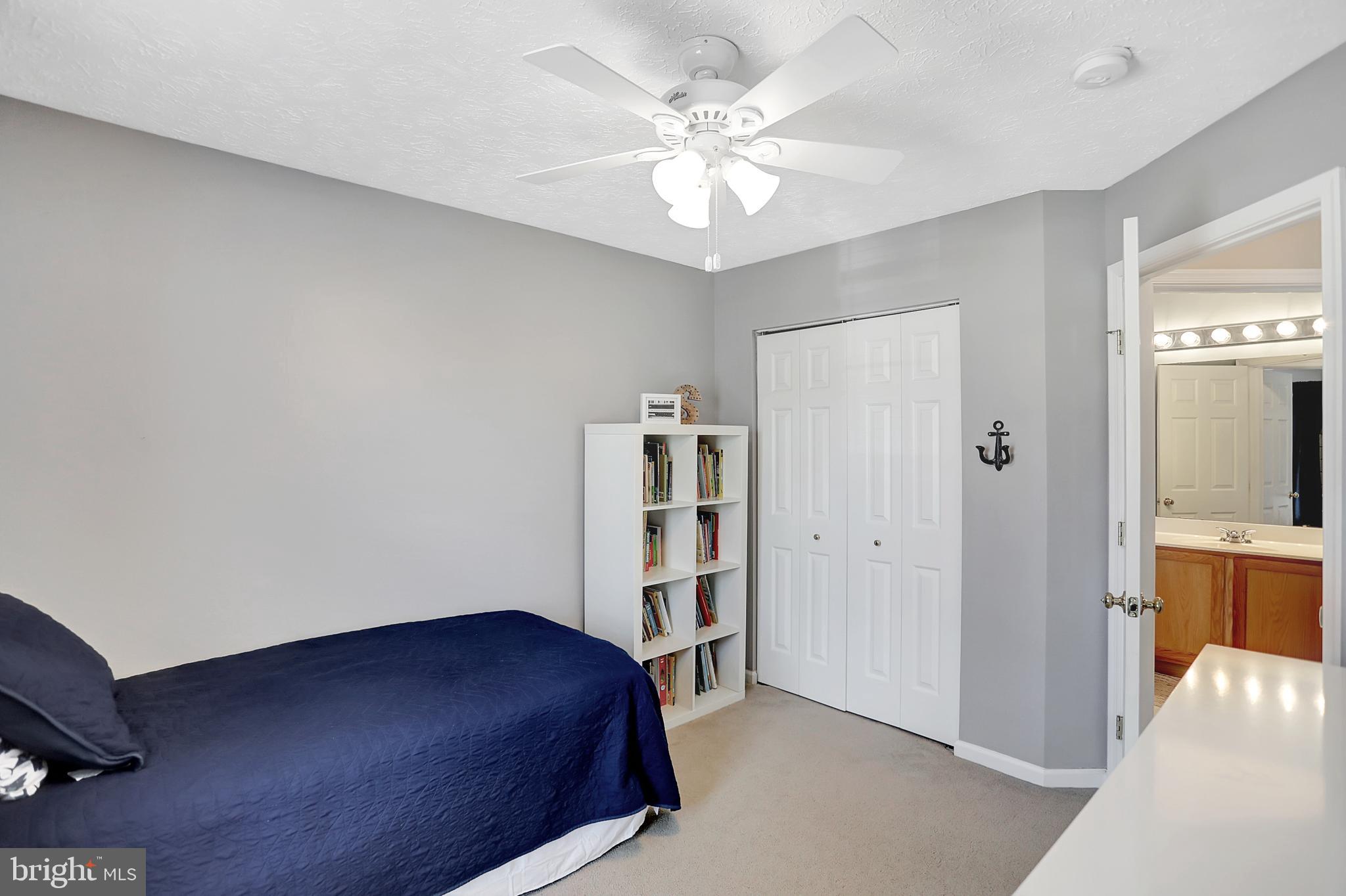 CONSTANT FRIENDSHIP - Residential