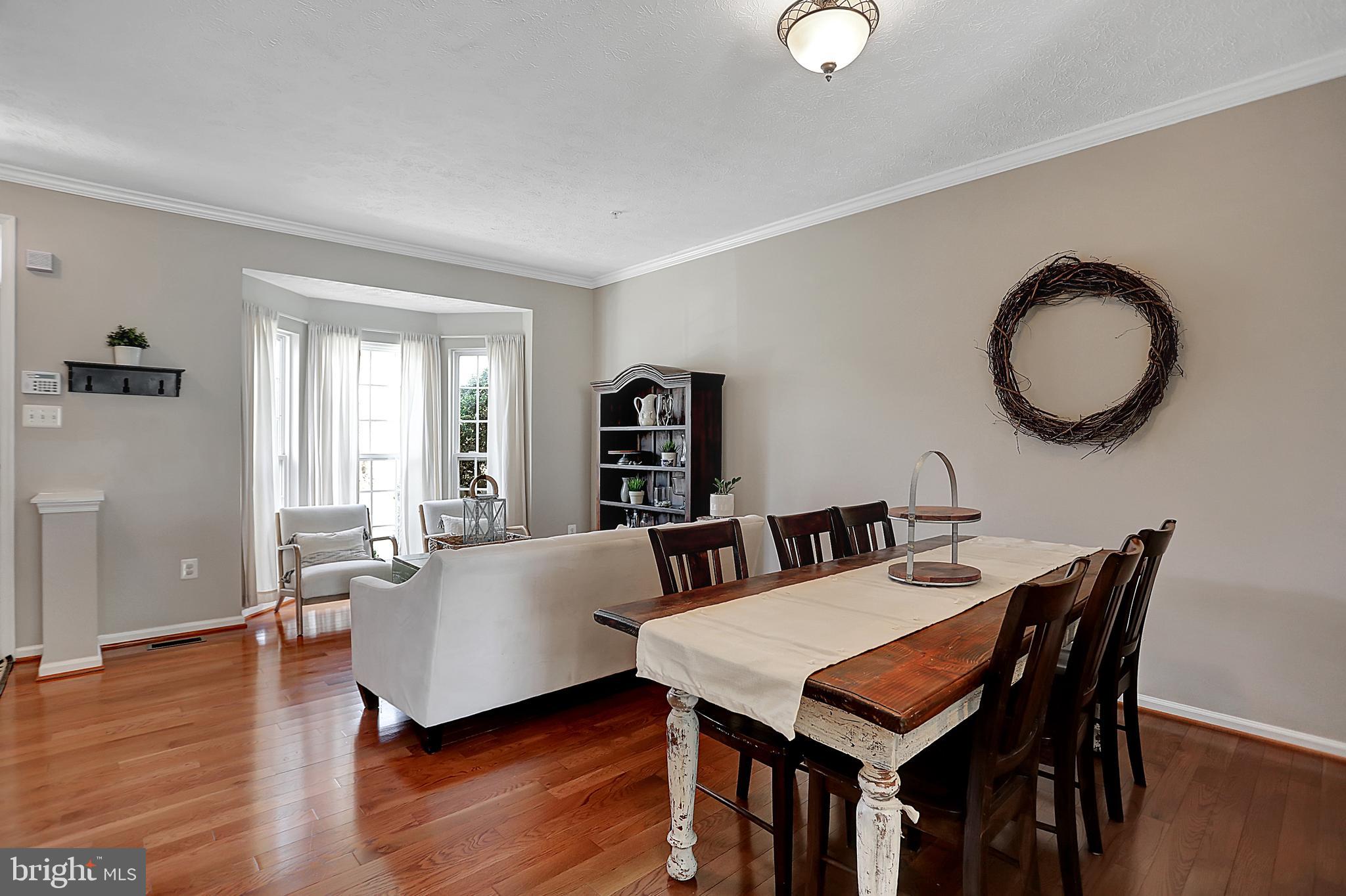 CONSTANT FRIENDSHIP - Residential