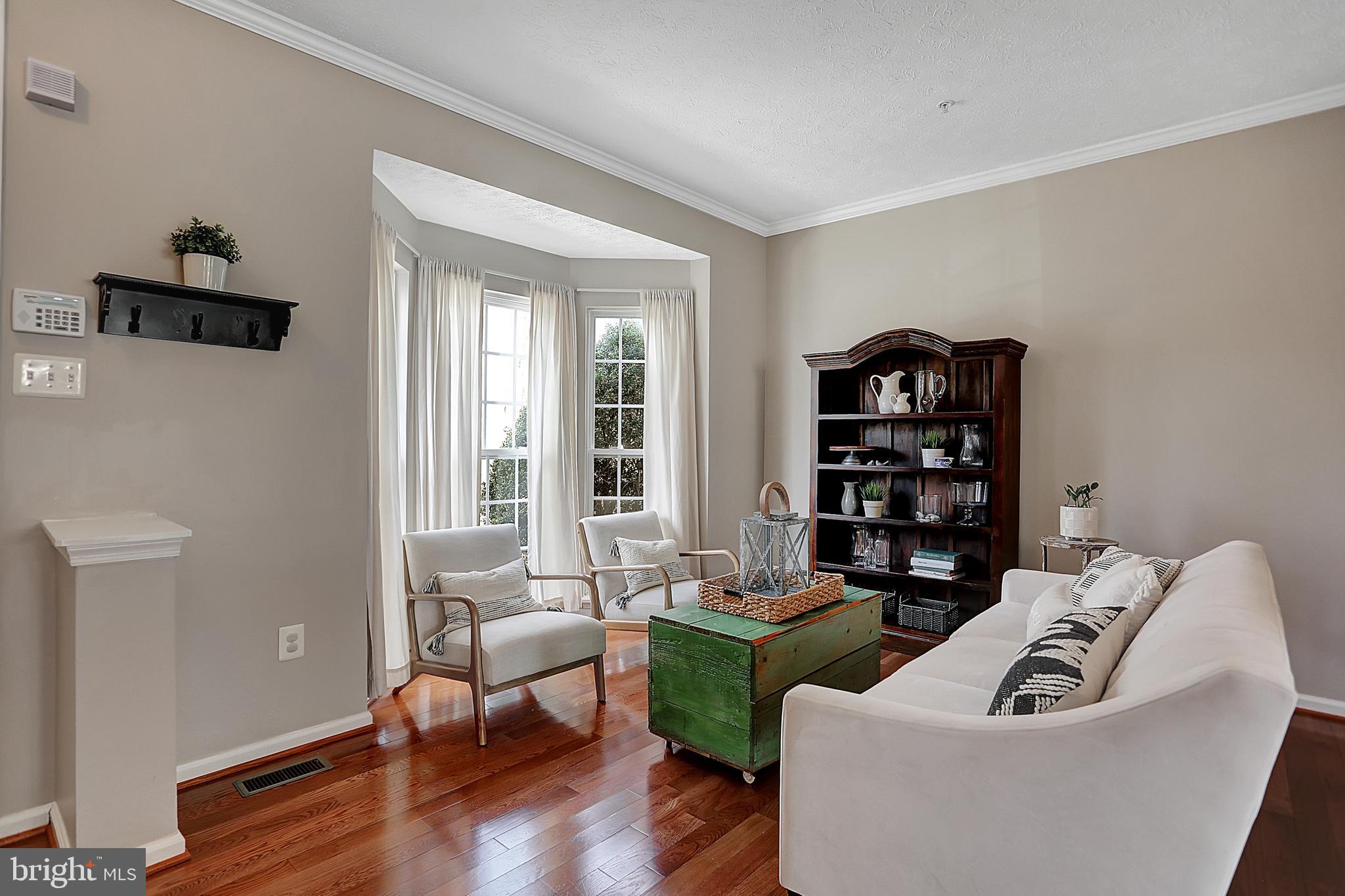 CONSTANT FRIENDSHIP - Residential