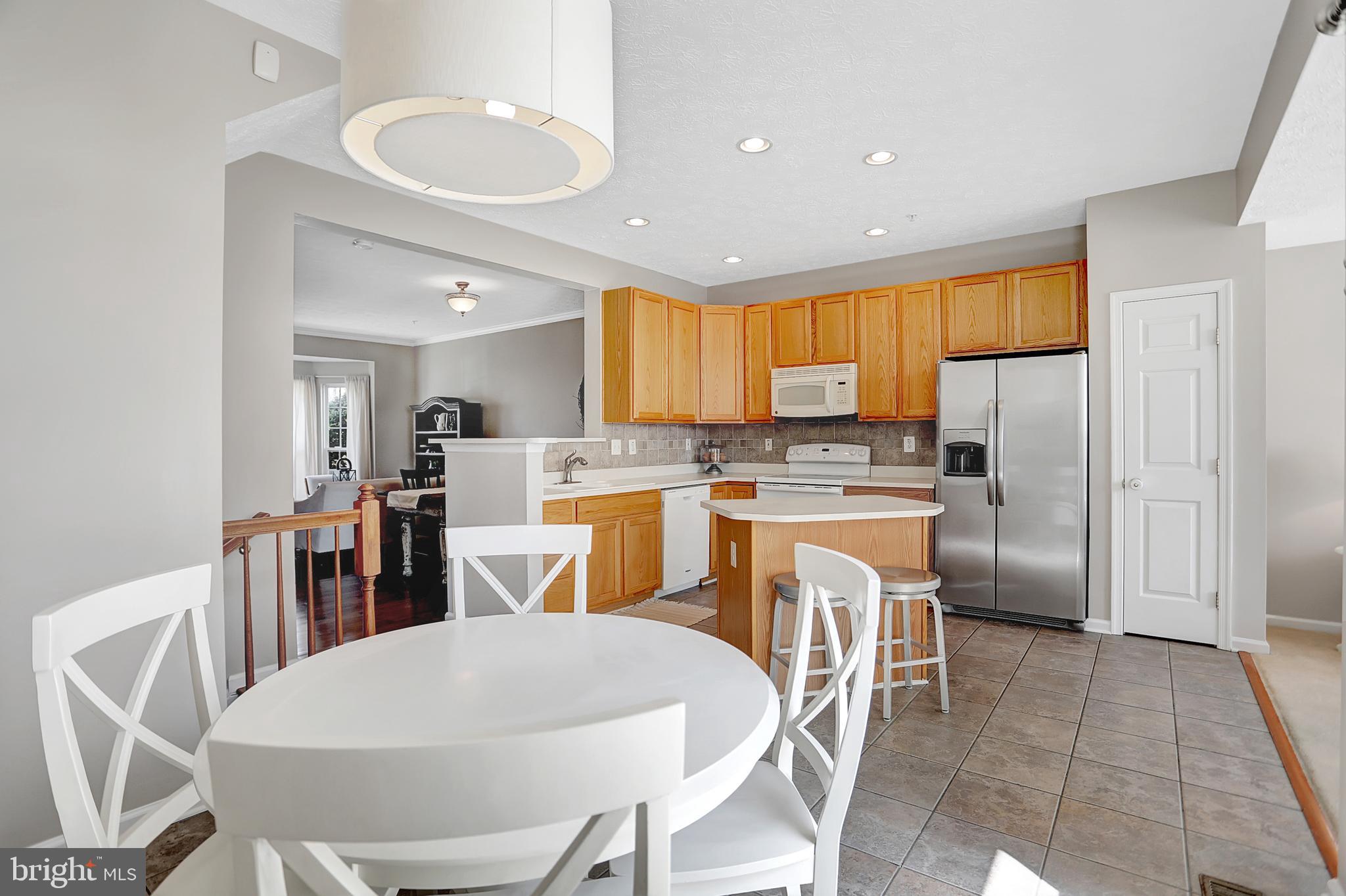 CONSTANT FRIENDSHIP - Residential