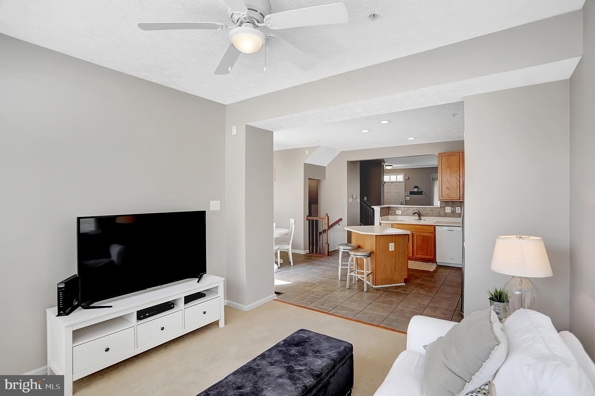 CONSTANT FRIENDSHIP - Residential