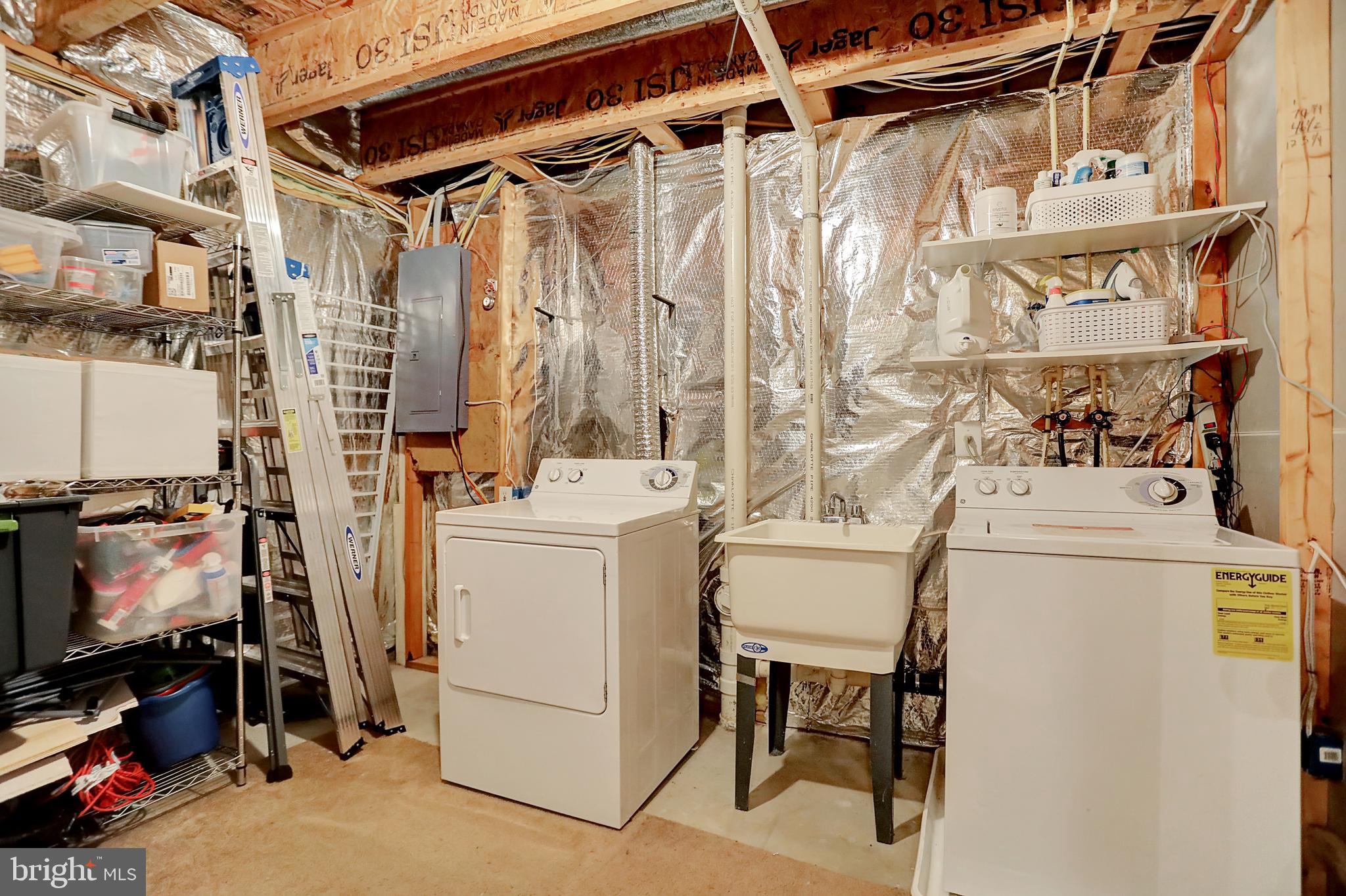 CONSTANT FRIENDSHIP - Residential