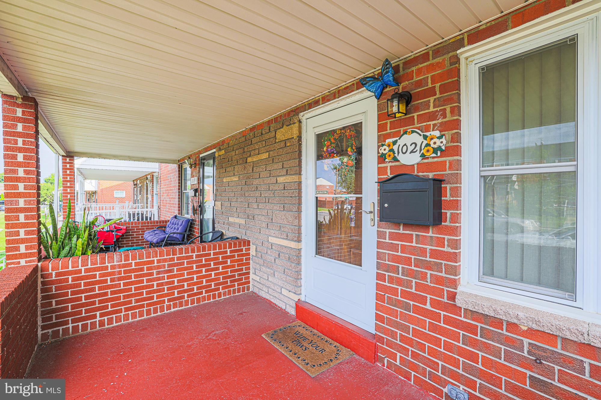 1021 FOXCHASE LANE