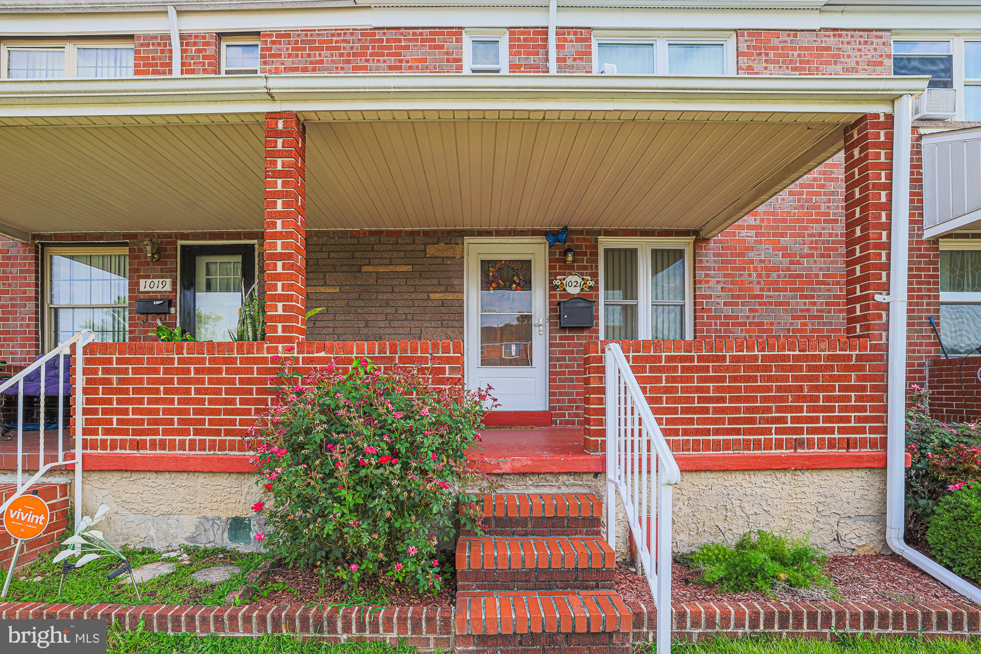 1021 FOXCHASE LANE