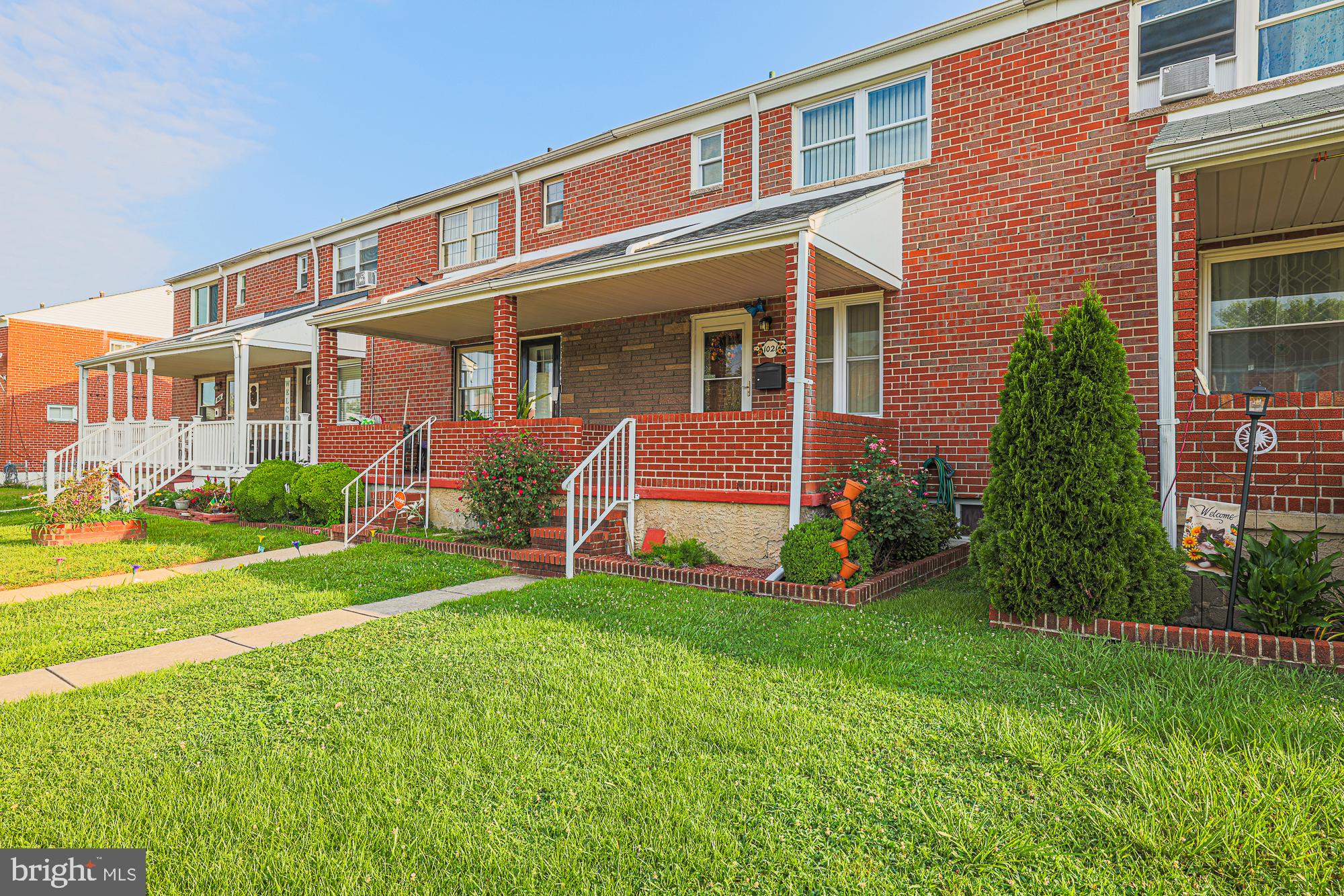 1021 FOXCHASE LANE