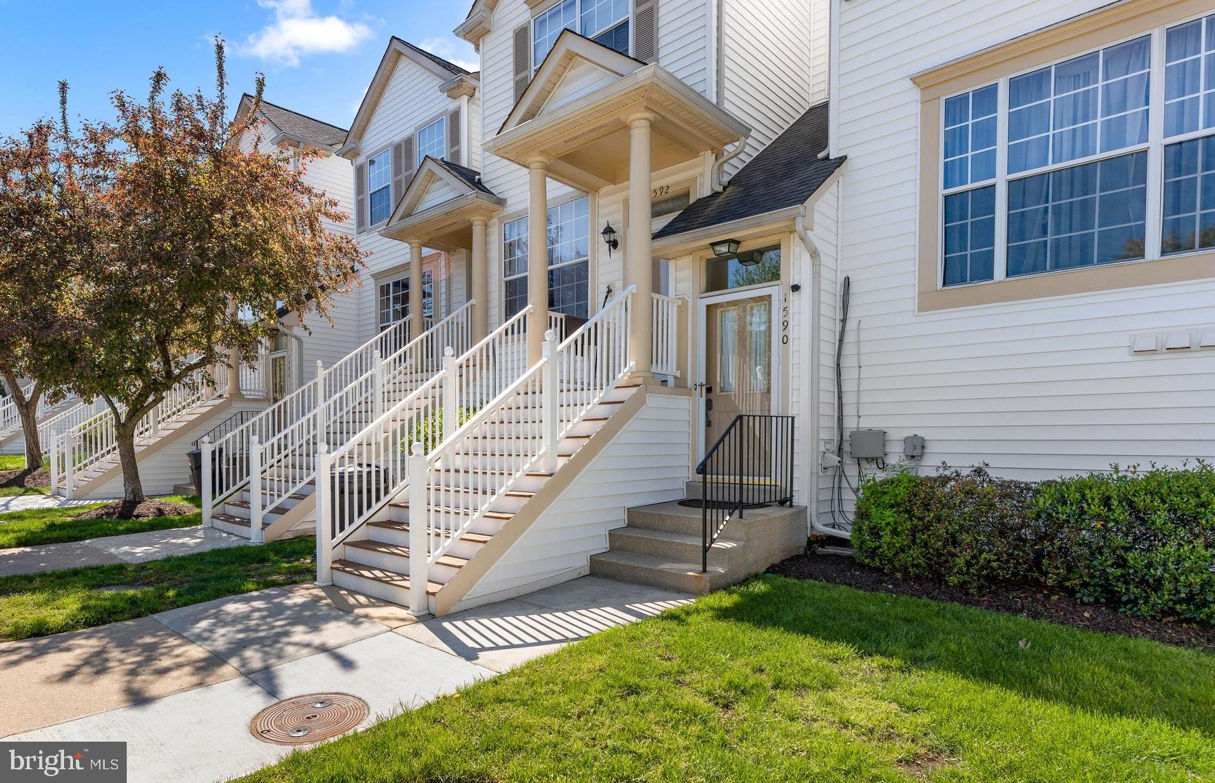 CEDAR GROVE AT CROFTON - Residential