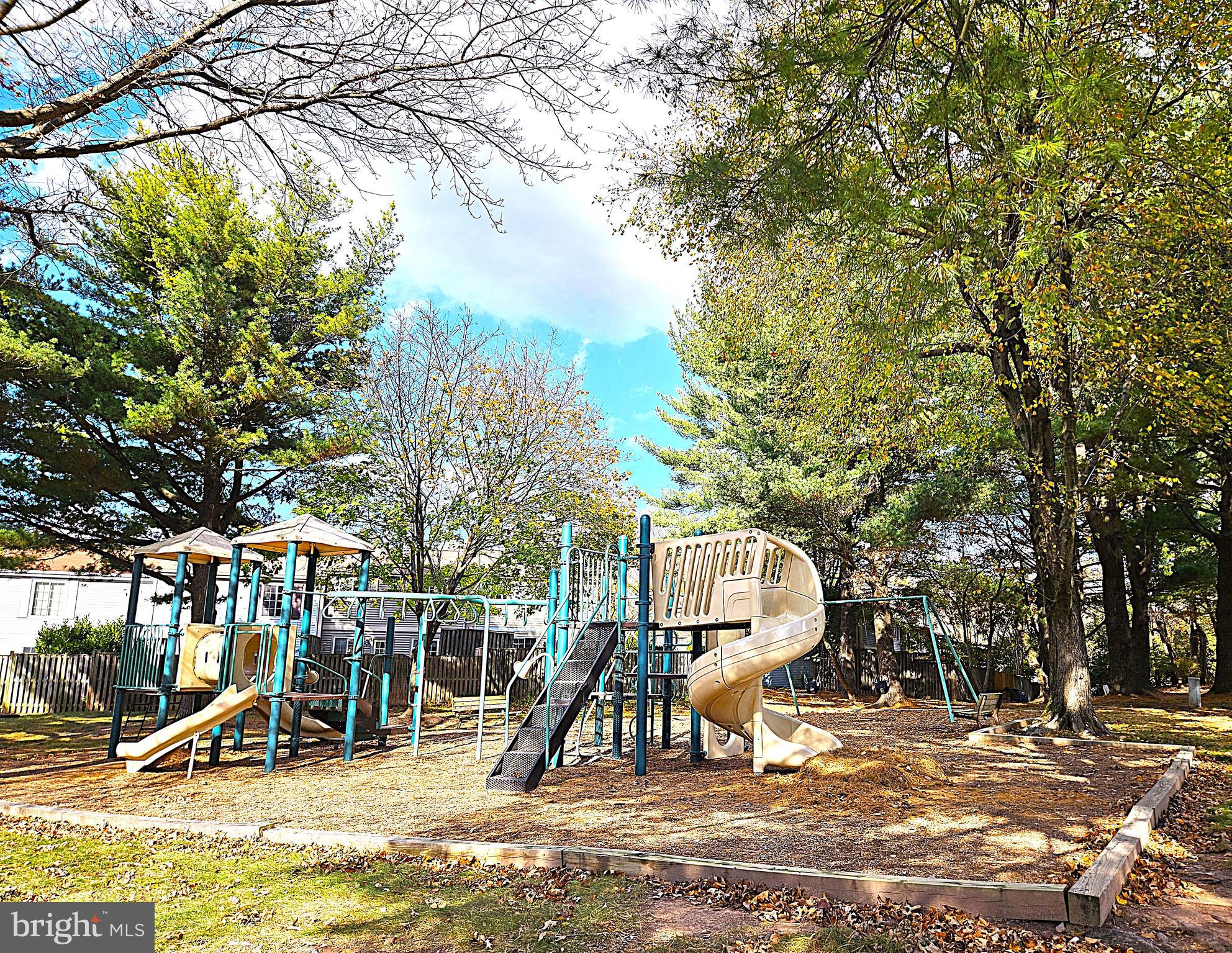 RESTON - Residential Lease