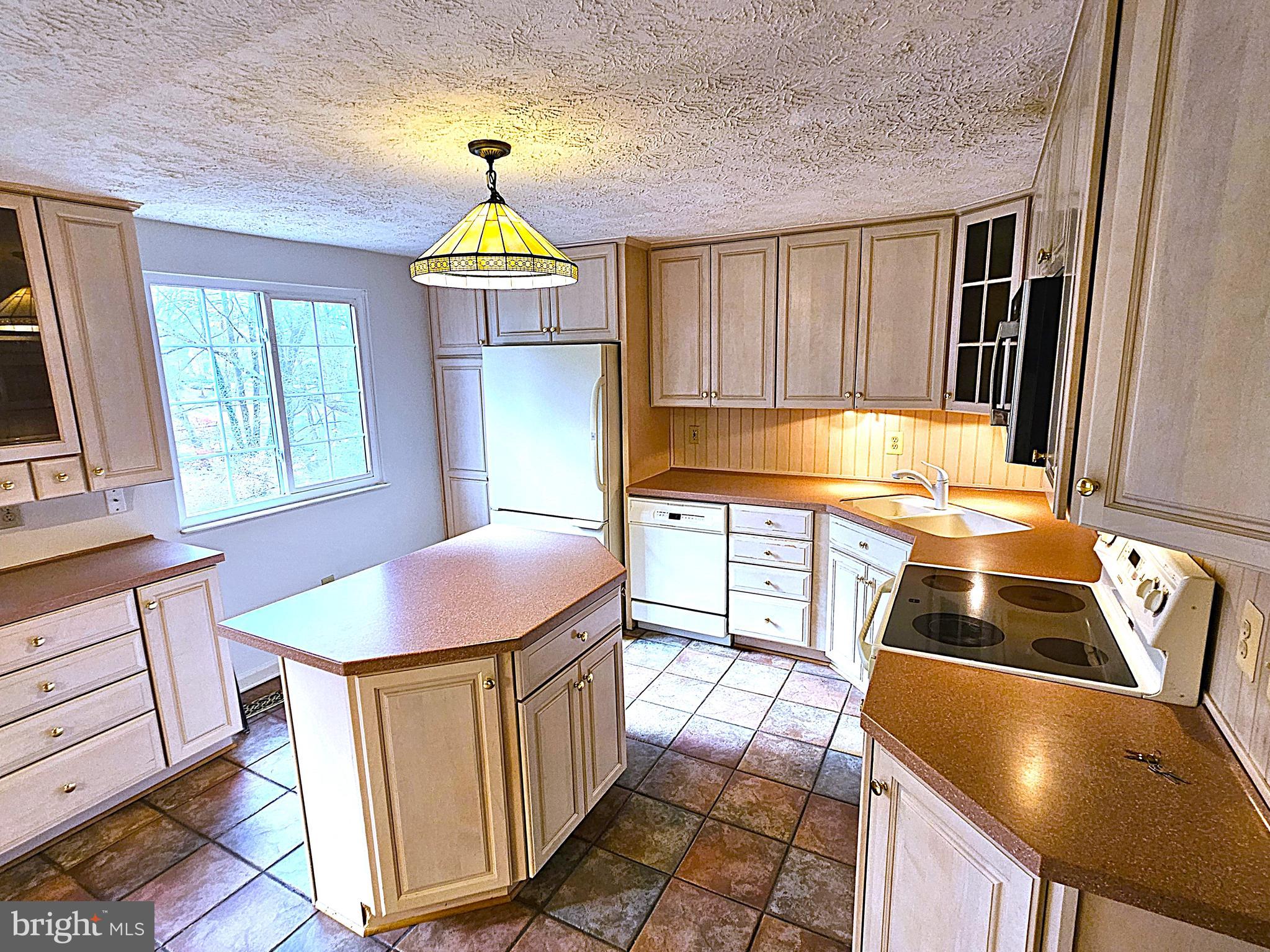 RESTON - Residential Lease