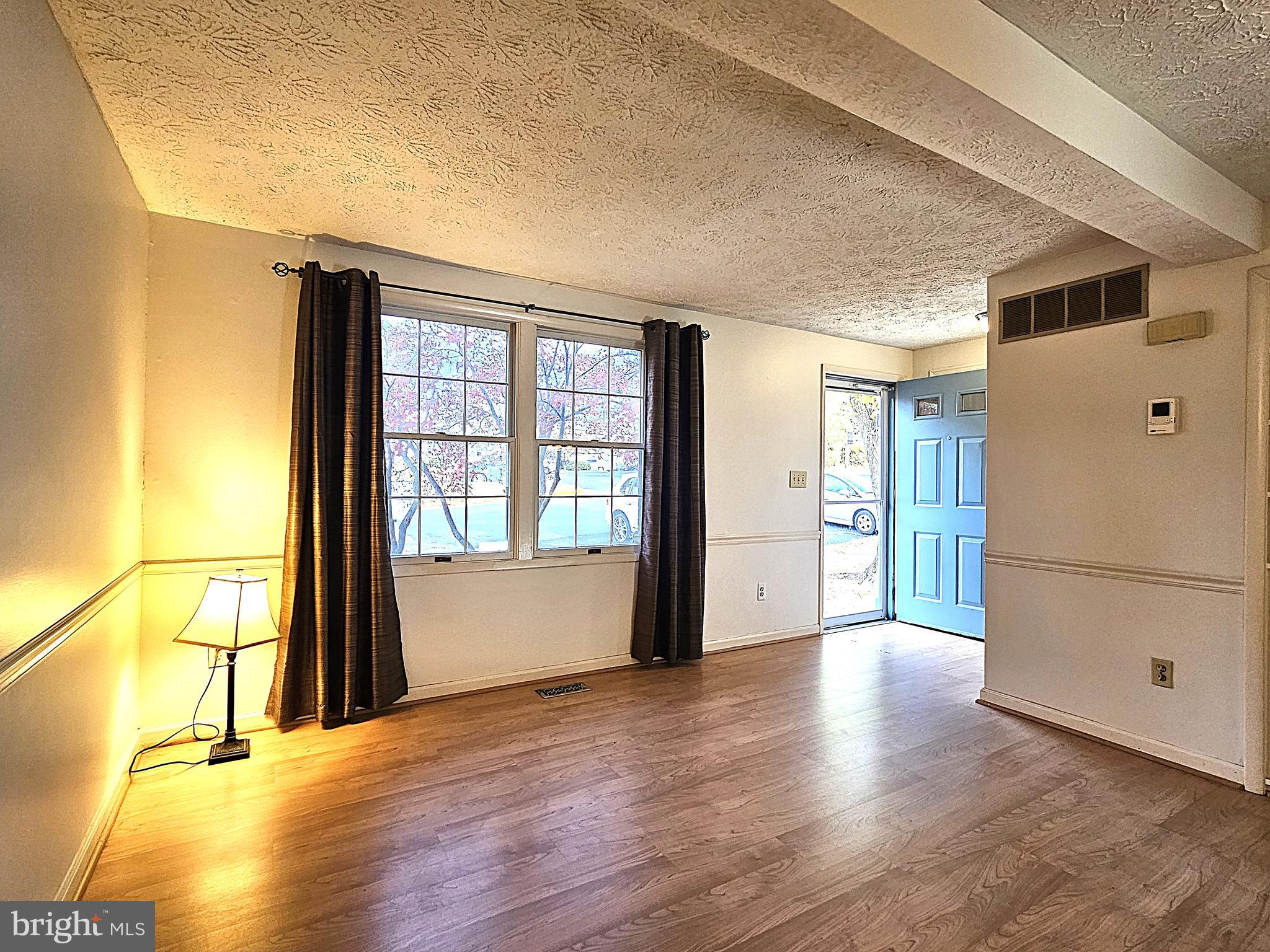 RESTON - Residential Lease