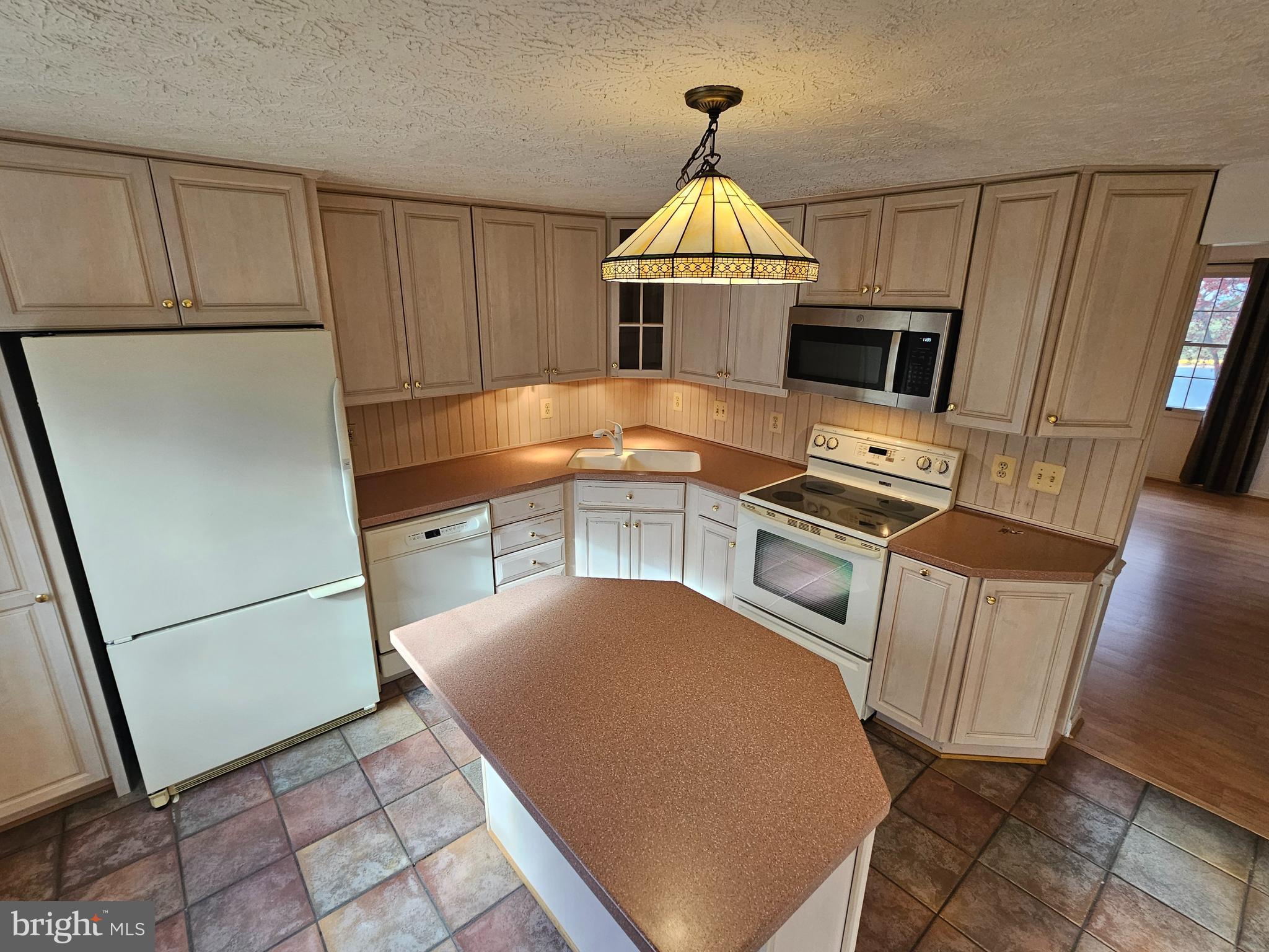 RESTON - Residential Lease