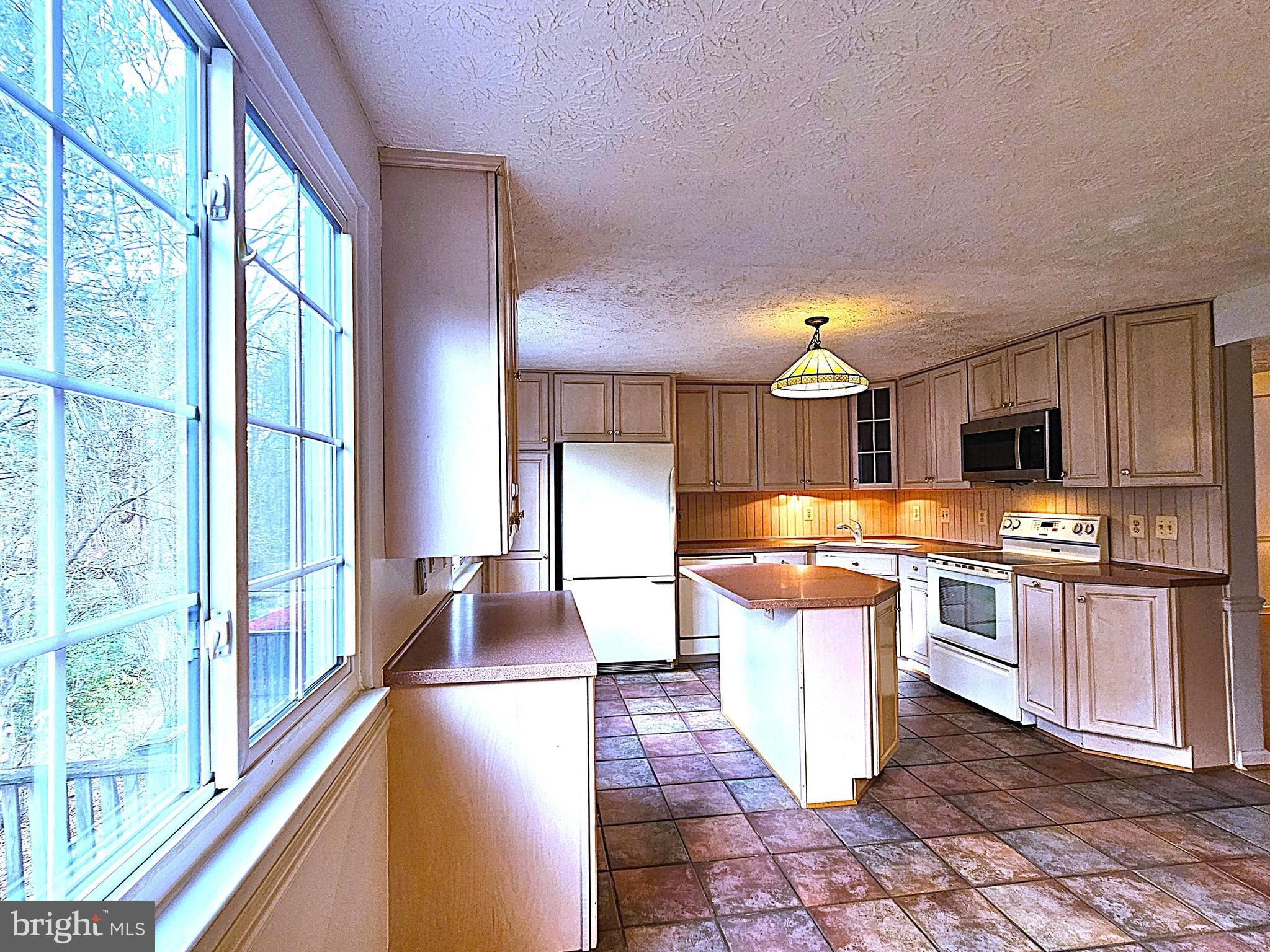 RESTON - Residential Lease