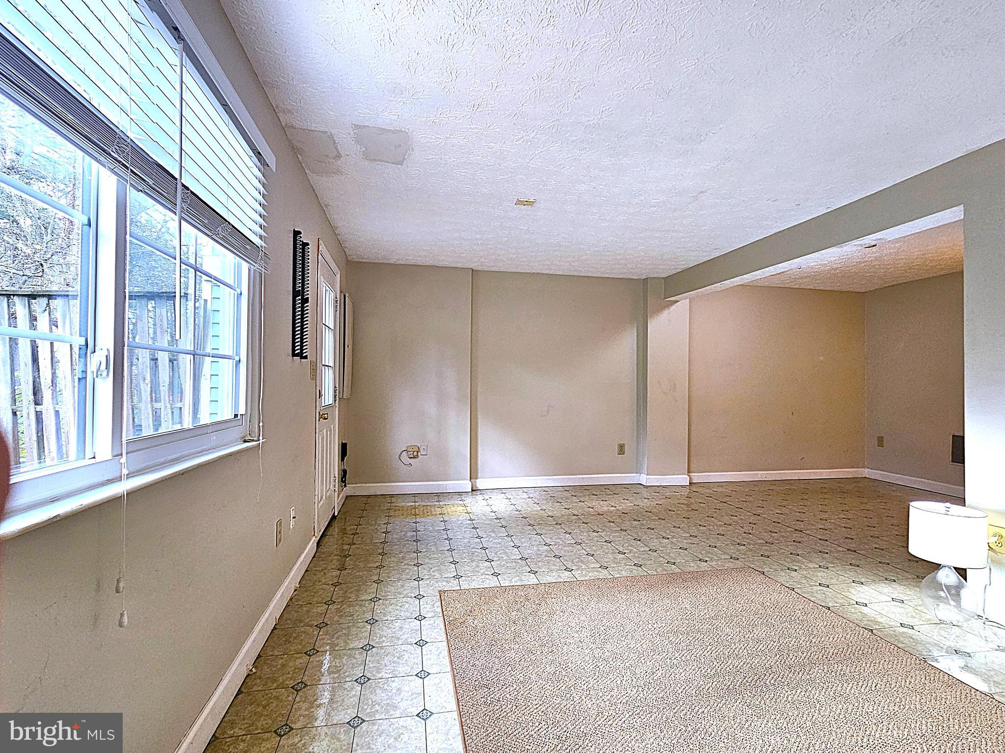 RESTON - Residential Lease