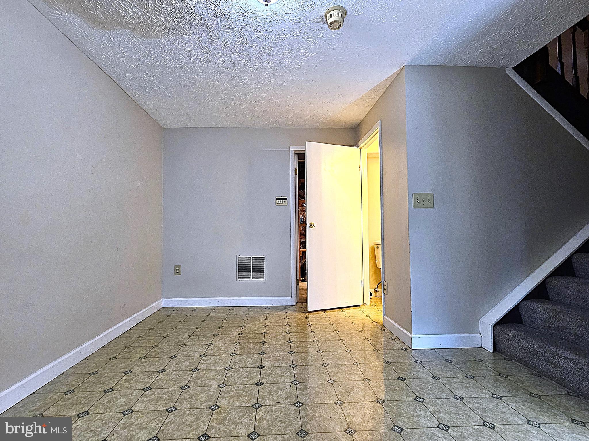 RESTON - Residential Lease