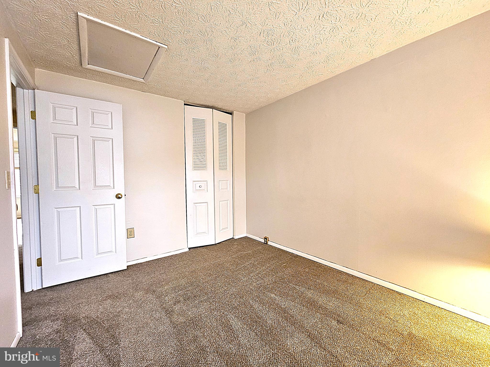 RESTON - Residential Lease