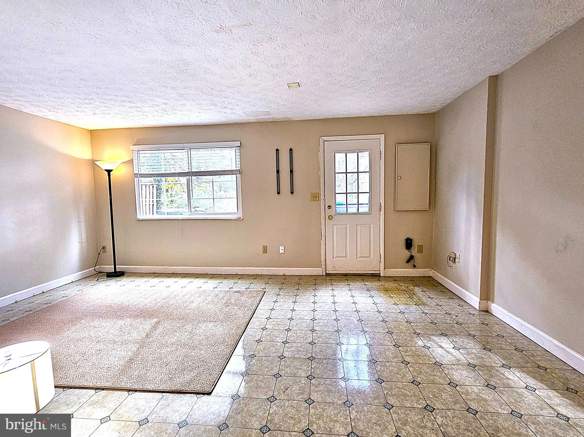 RESTON - Residential Lease