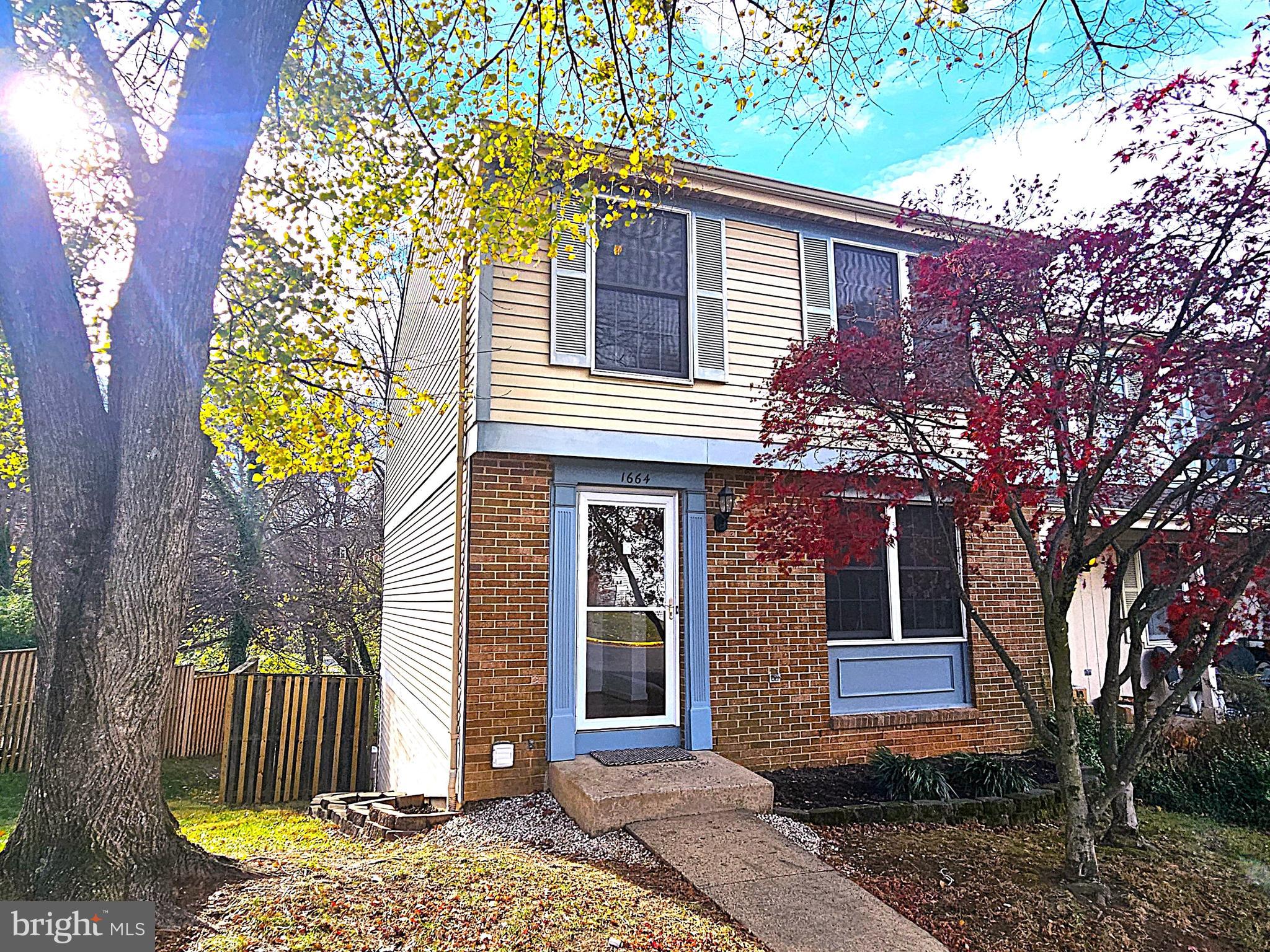 RESTON - Residential Lease