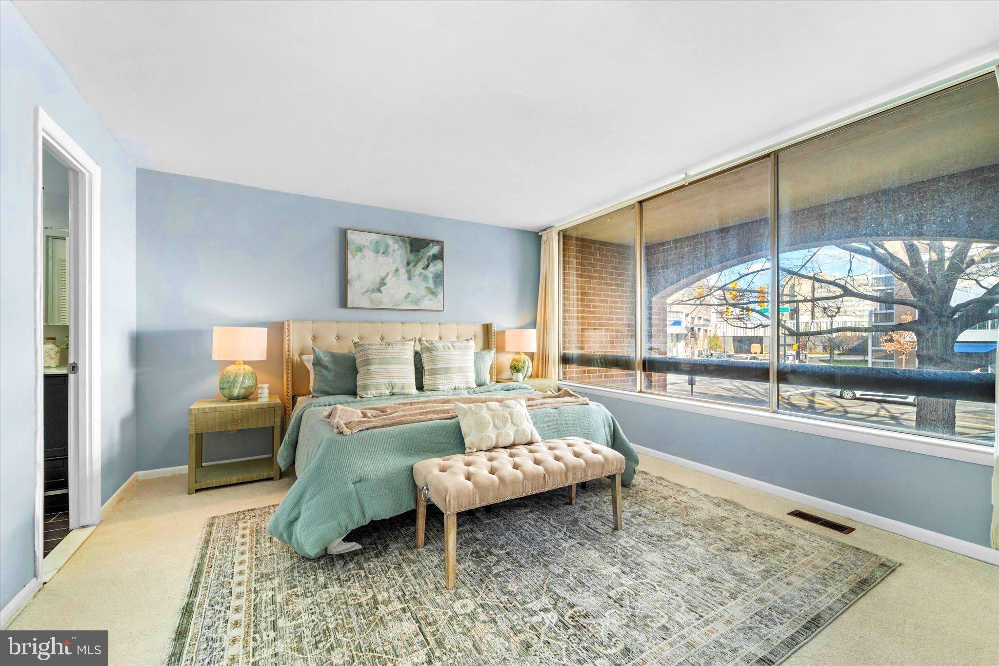 SOUTHAMPTON - Residential