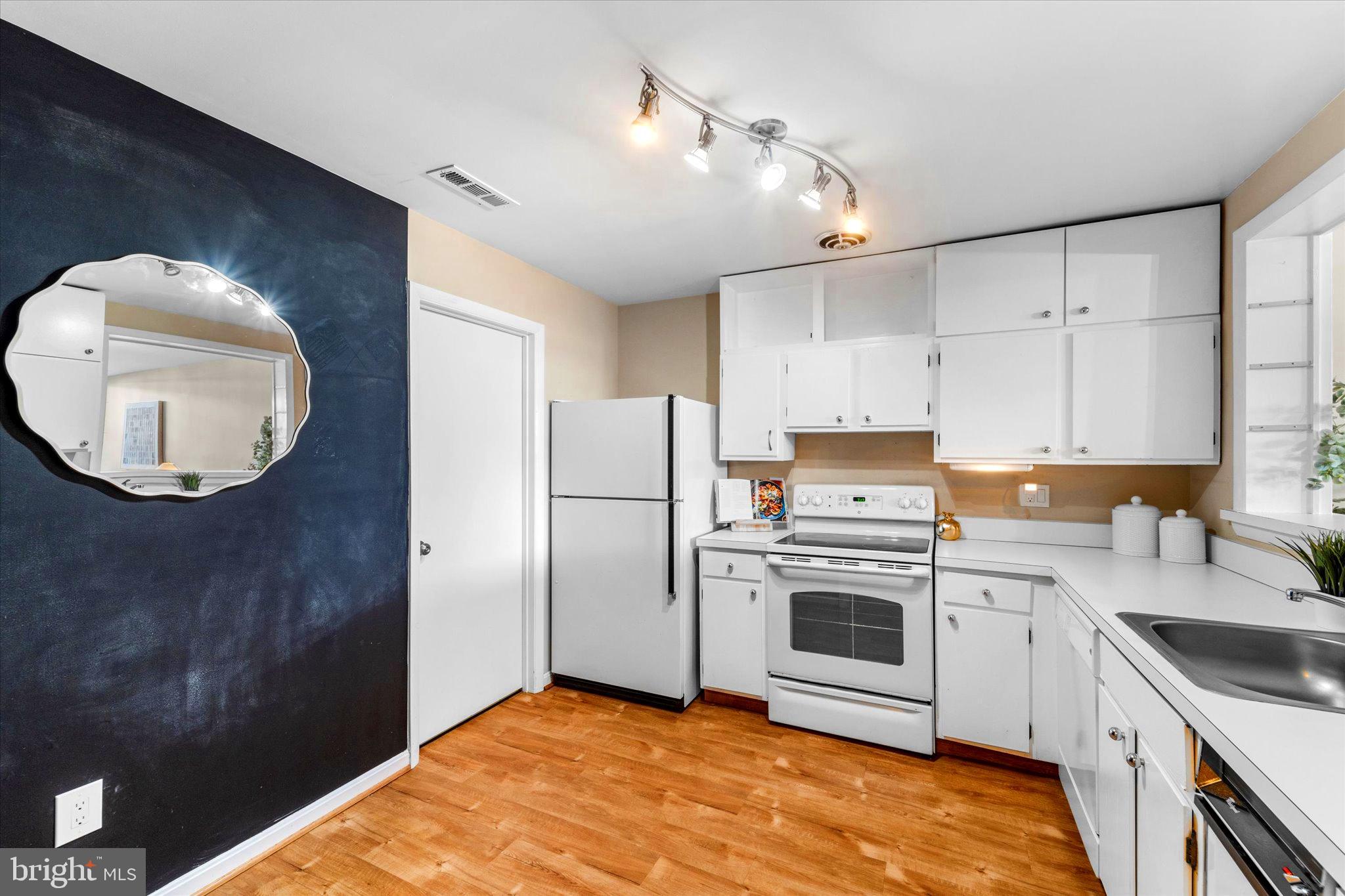 SOUTHAMPTON - Residential