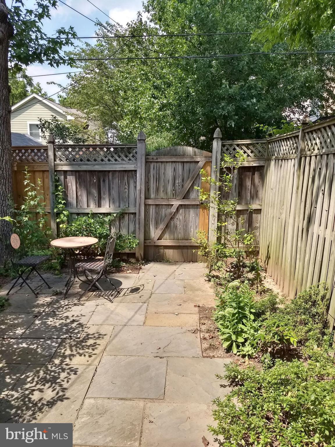 ROSEMONT - Residential Lease