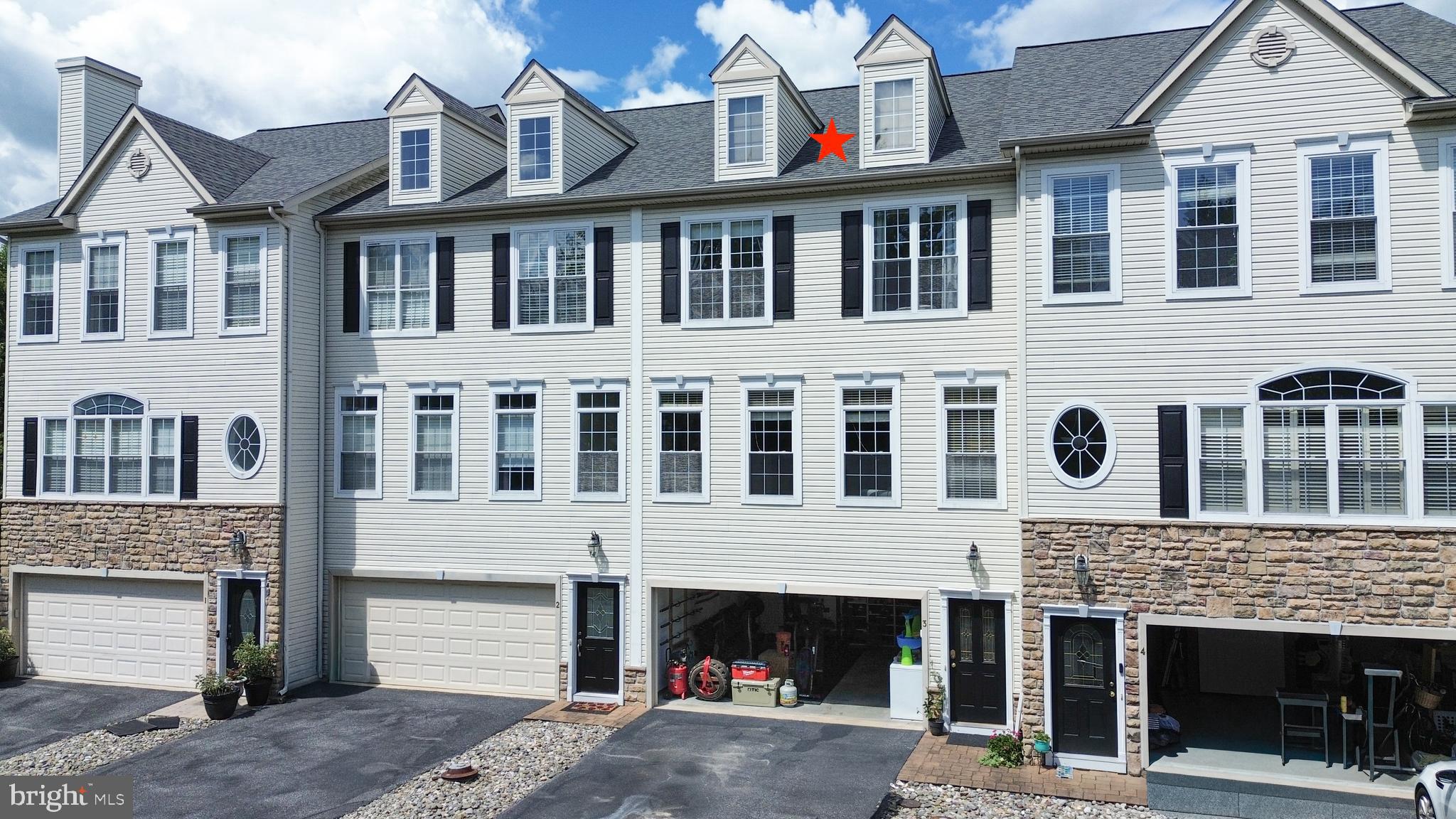 400 WILLIAMS STREET 3