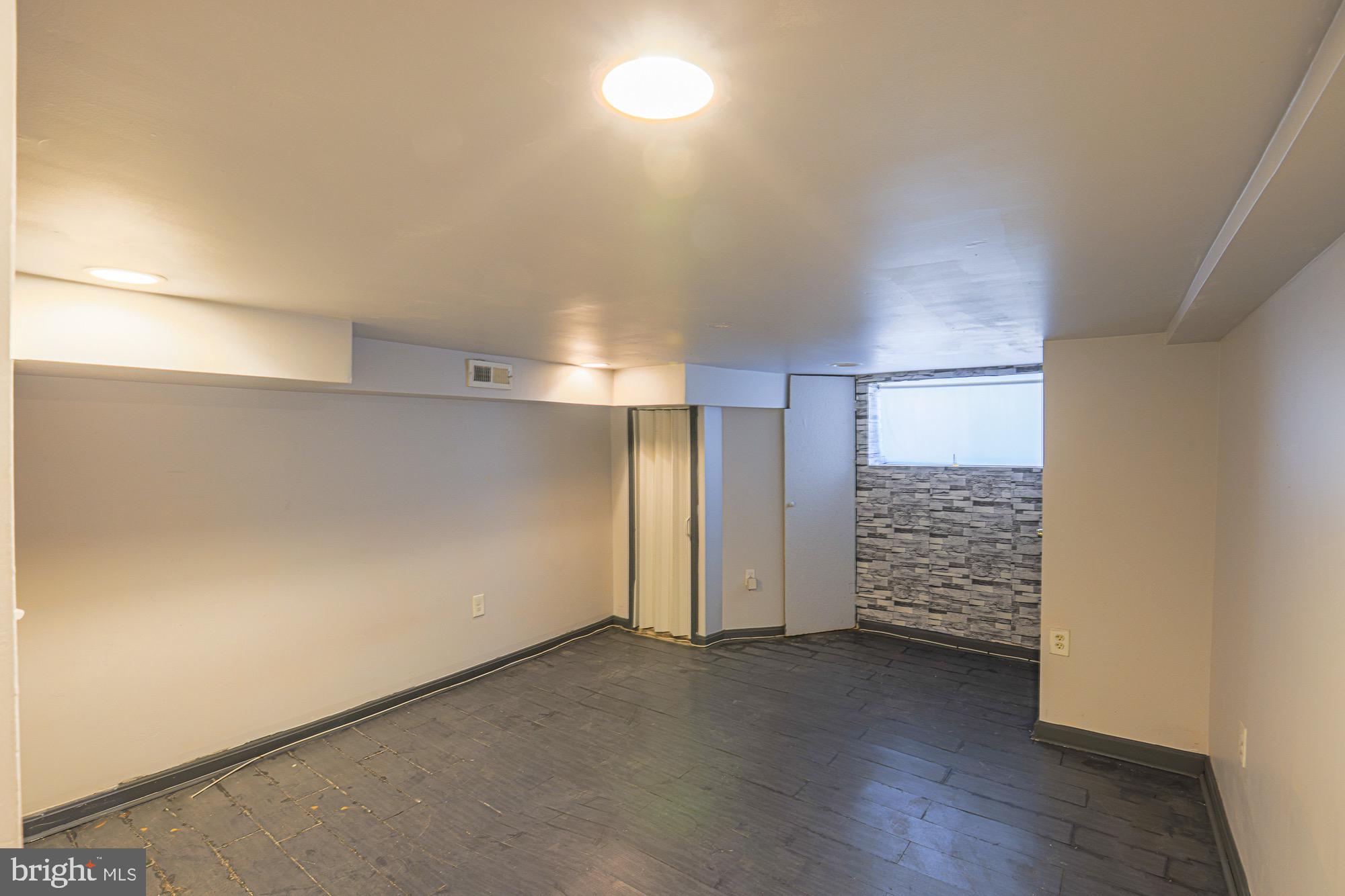 SANDTOWN-WINCHESTER - Residential Lease