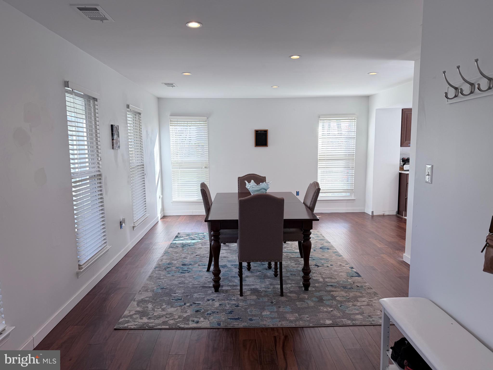 HAMPSHIRE - Residential Lease