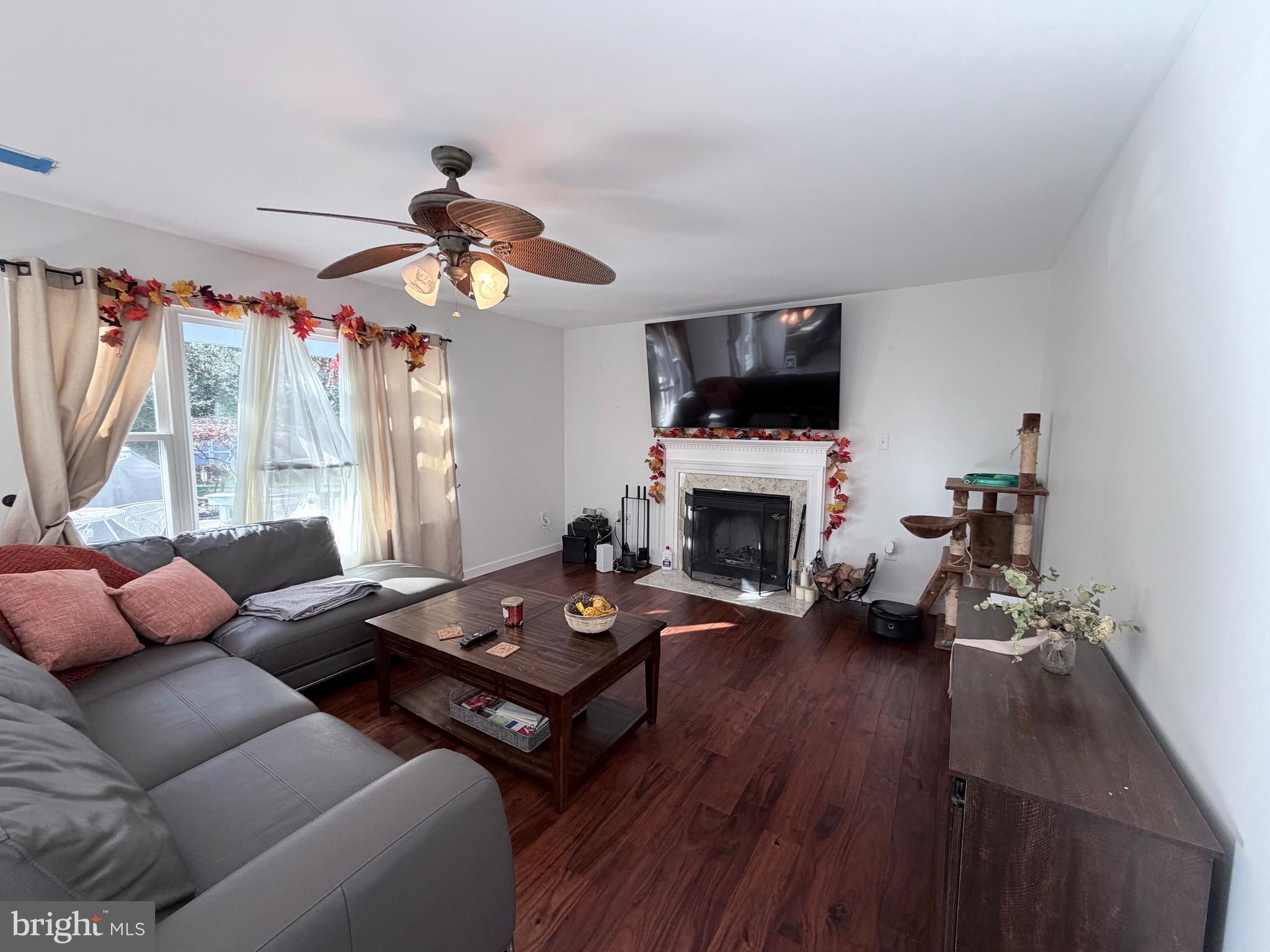 HAMPSHIRE - Residential Lease