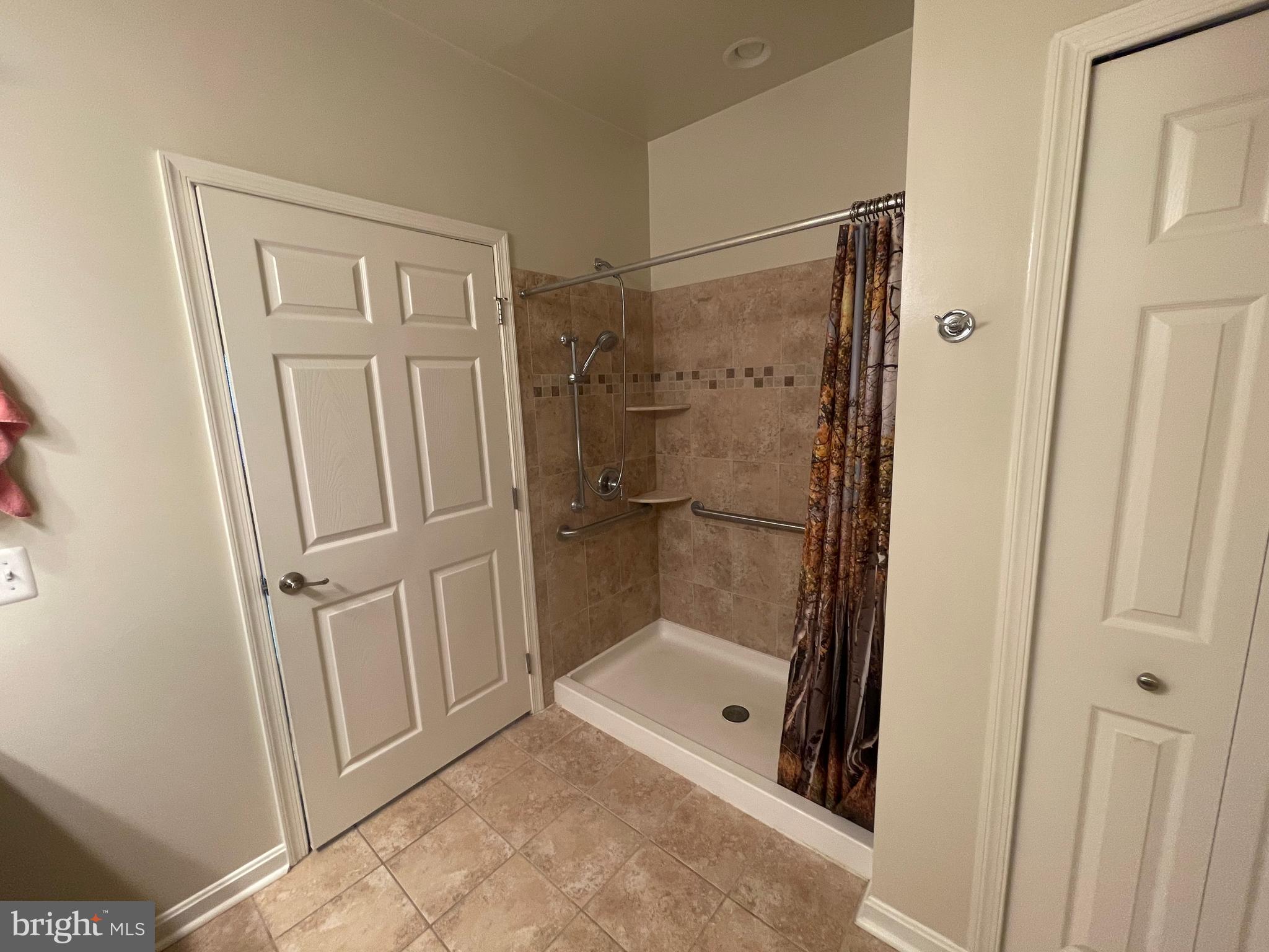 STONEY RUN - Residential Lease