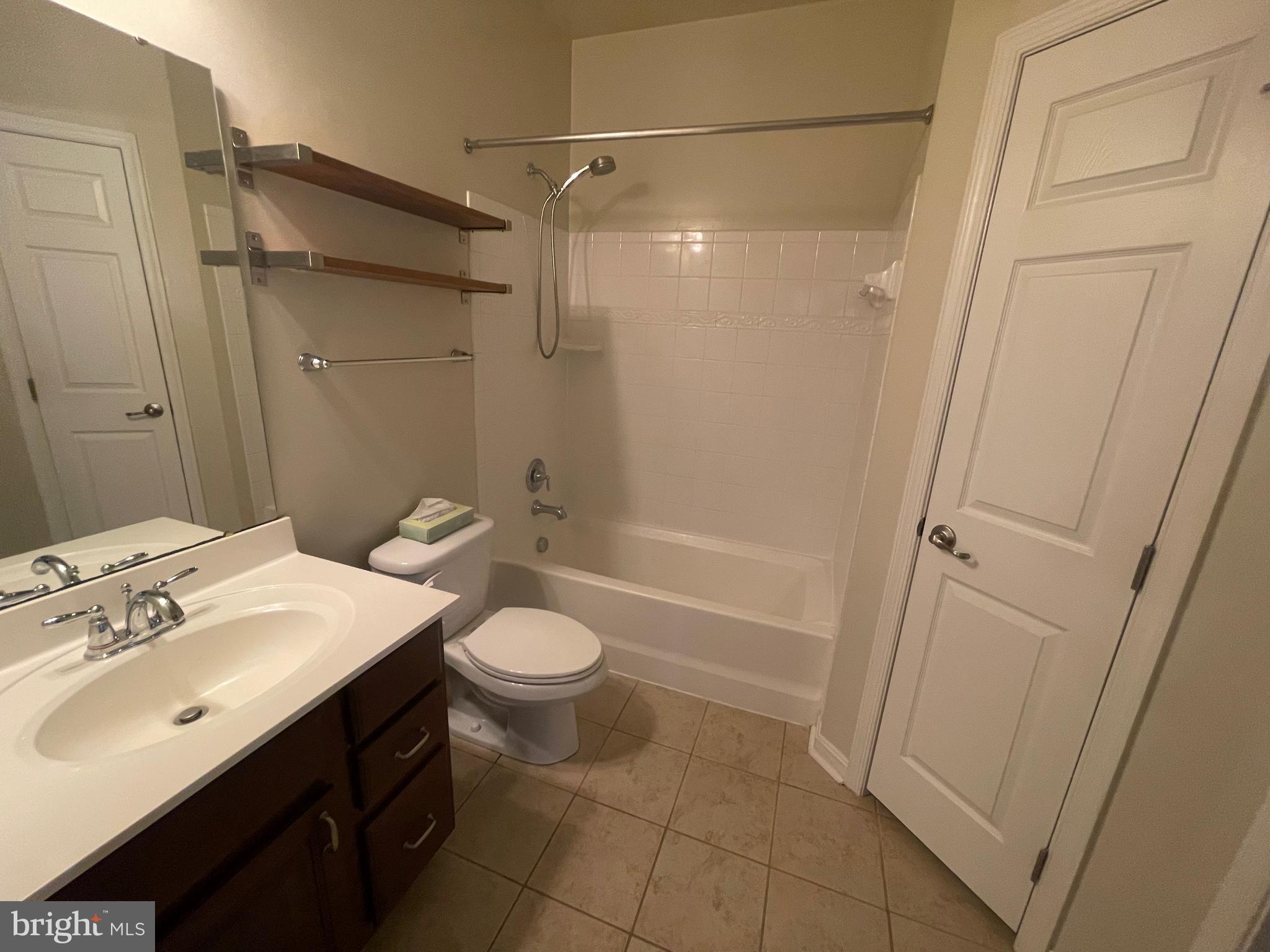 STONEY RUN - Residential Lease