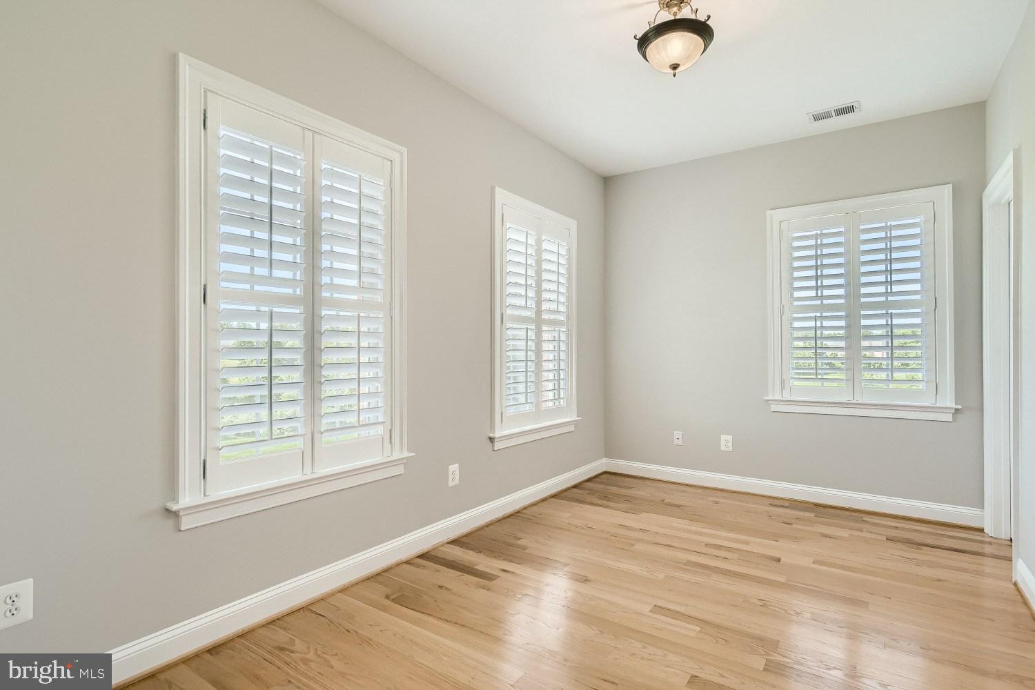 TIMBERLINE PARK - Residential Lease